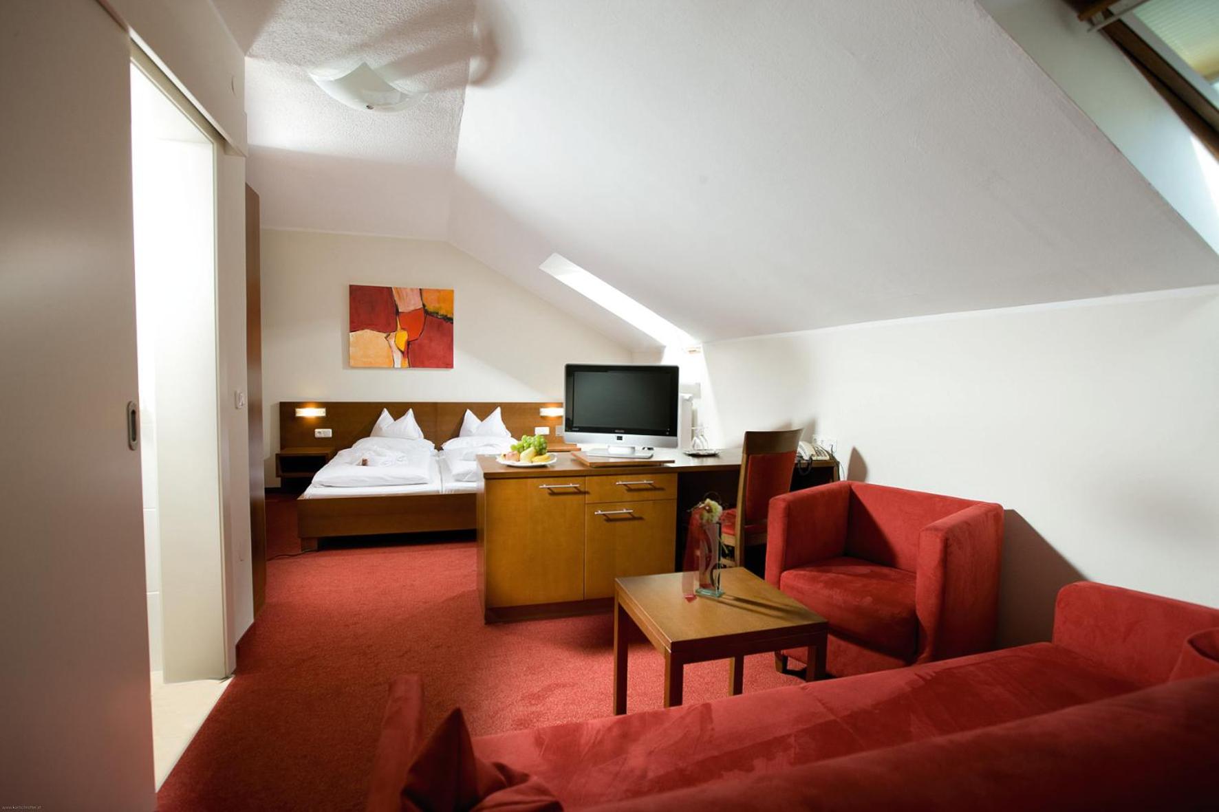 Large Double Room with Thermal Bath Access photo 1