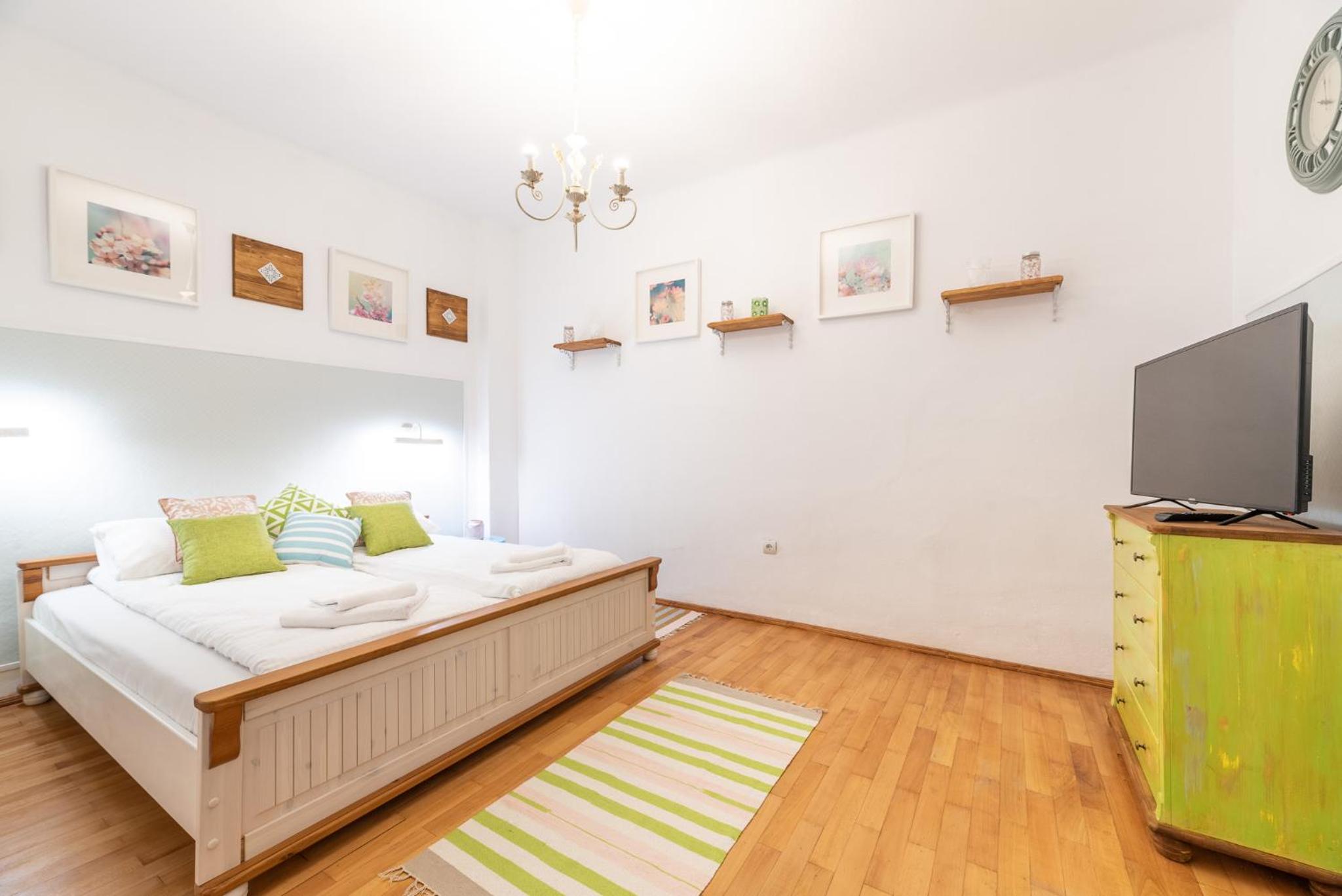 Two-Bedroom Apartment - Photo 7