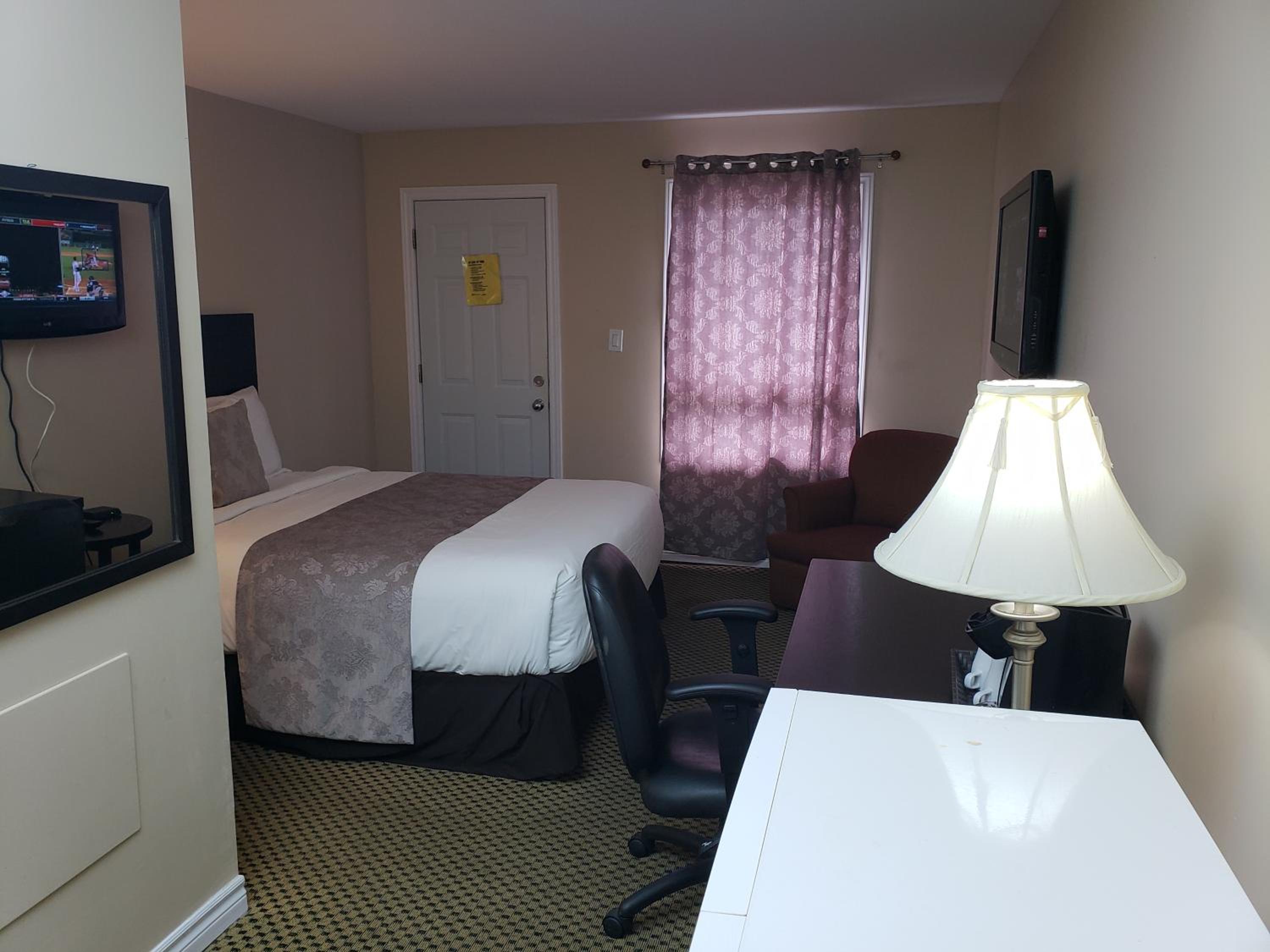 Queen Room - Photo 2