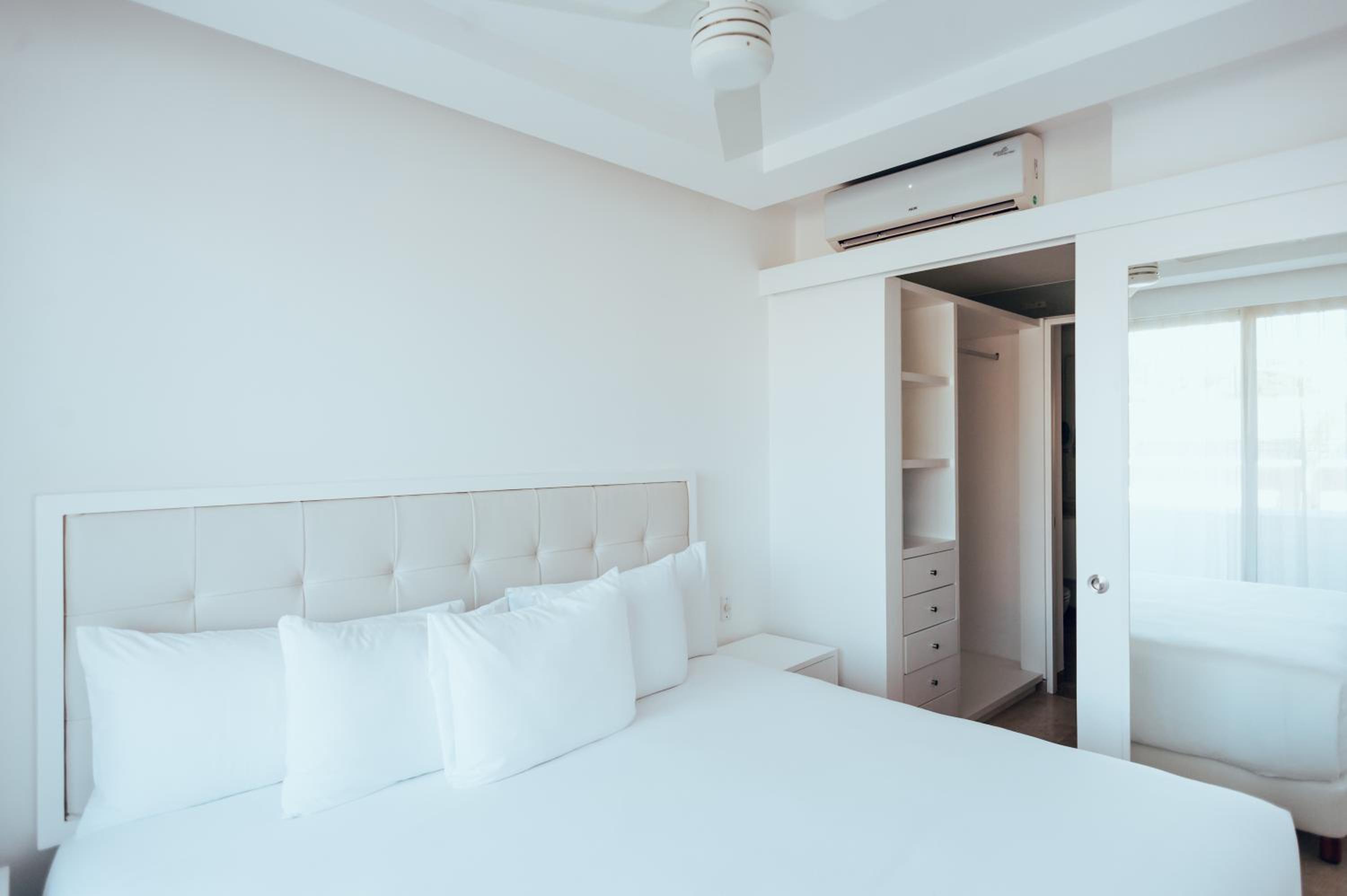 One-Bedroom Suite photo 3