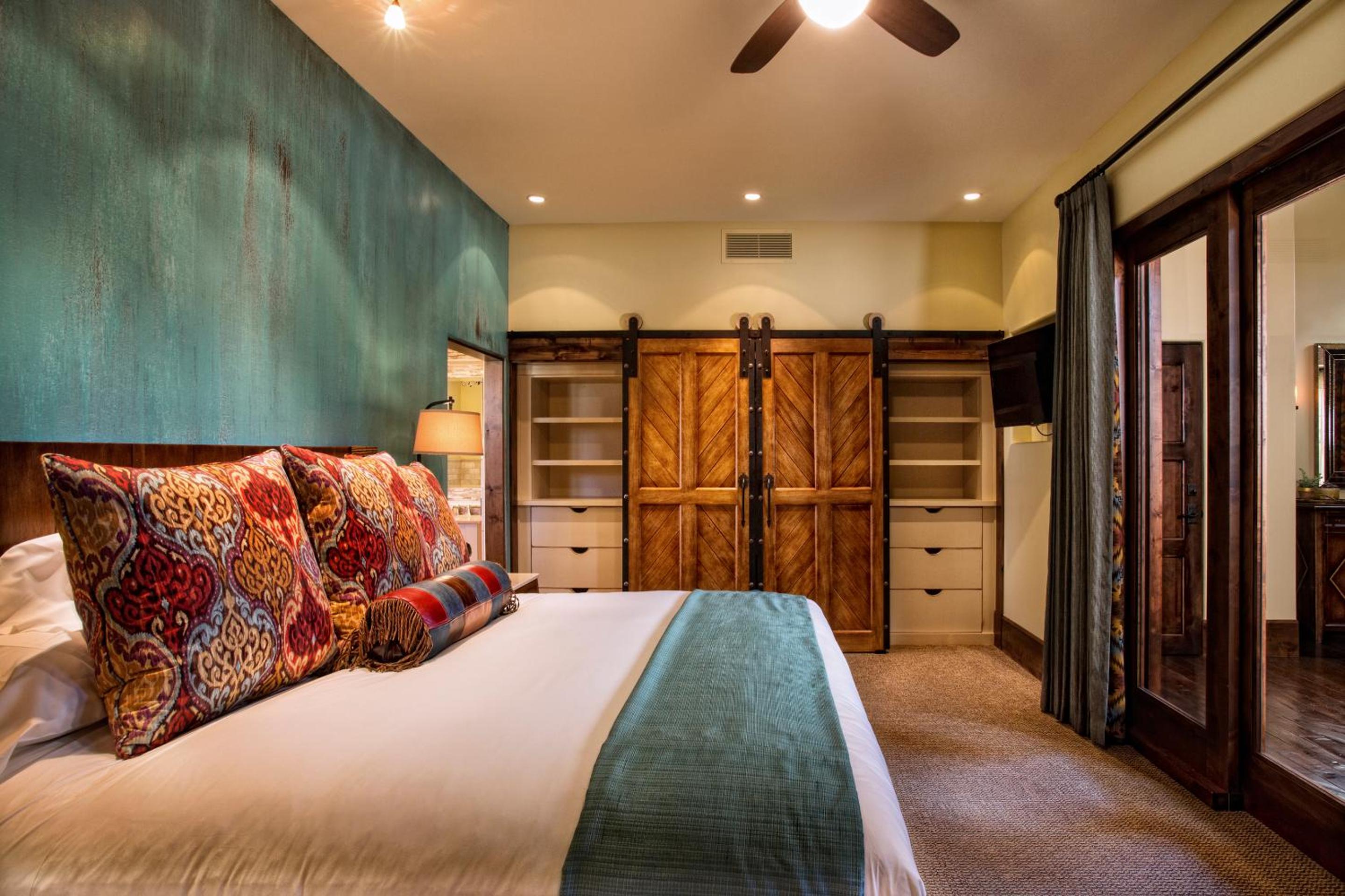 One-Bedroom Suite photo 3