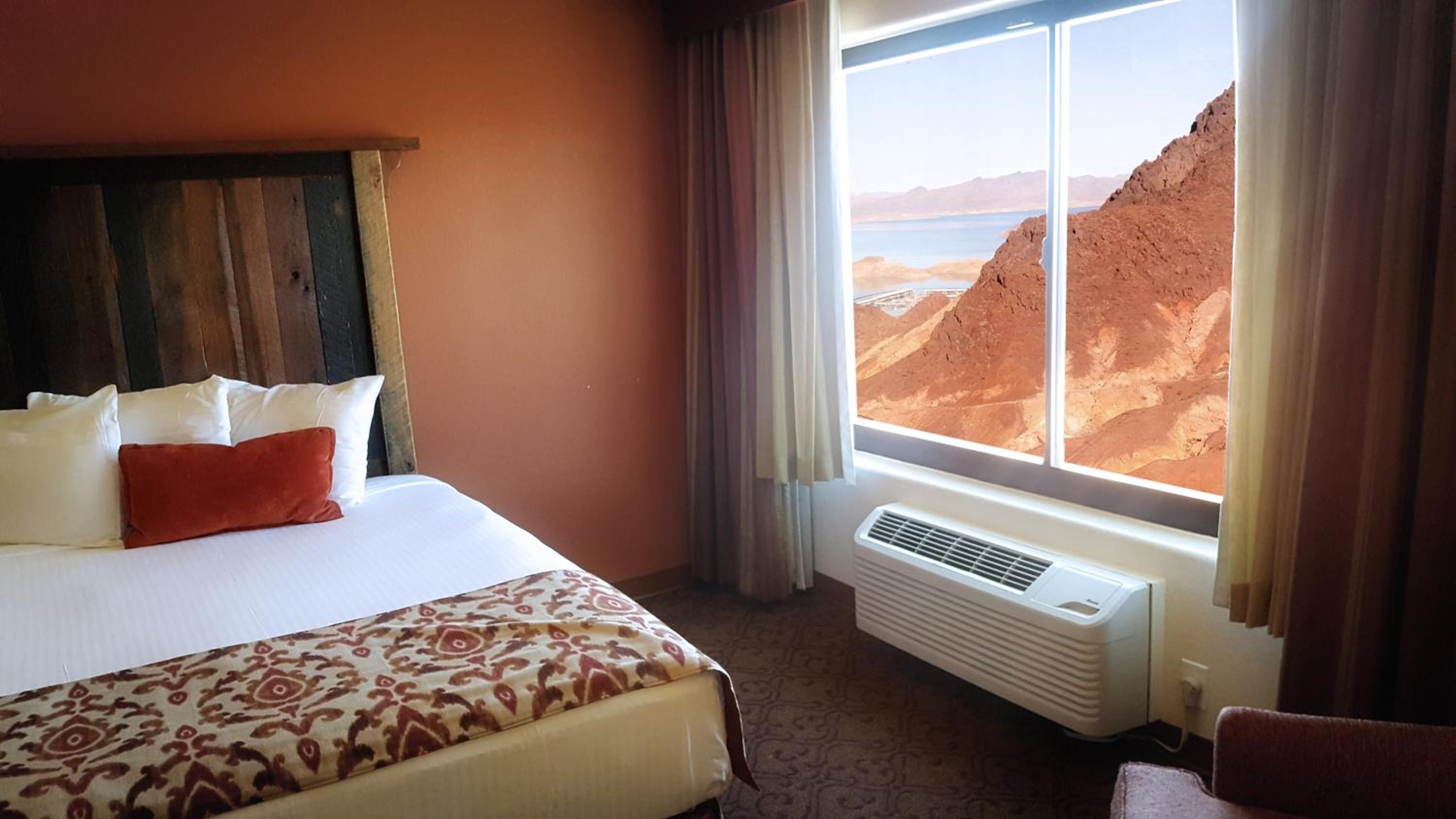 Deluxe Suite - Photo 1