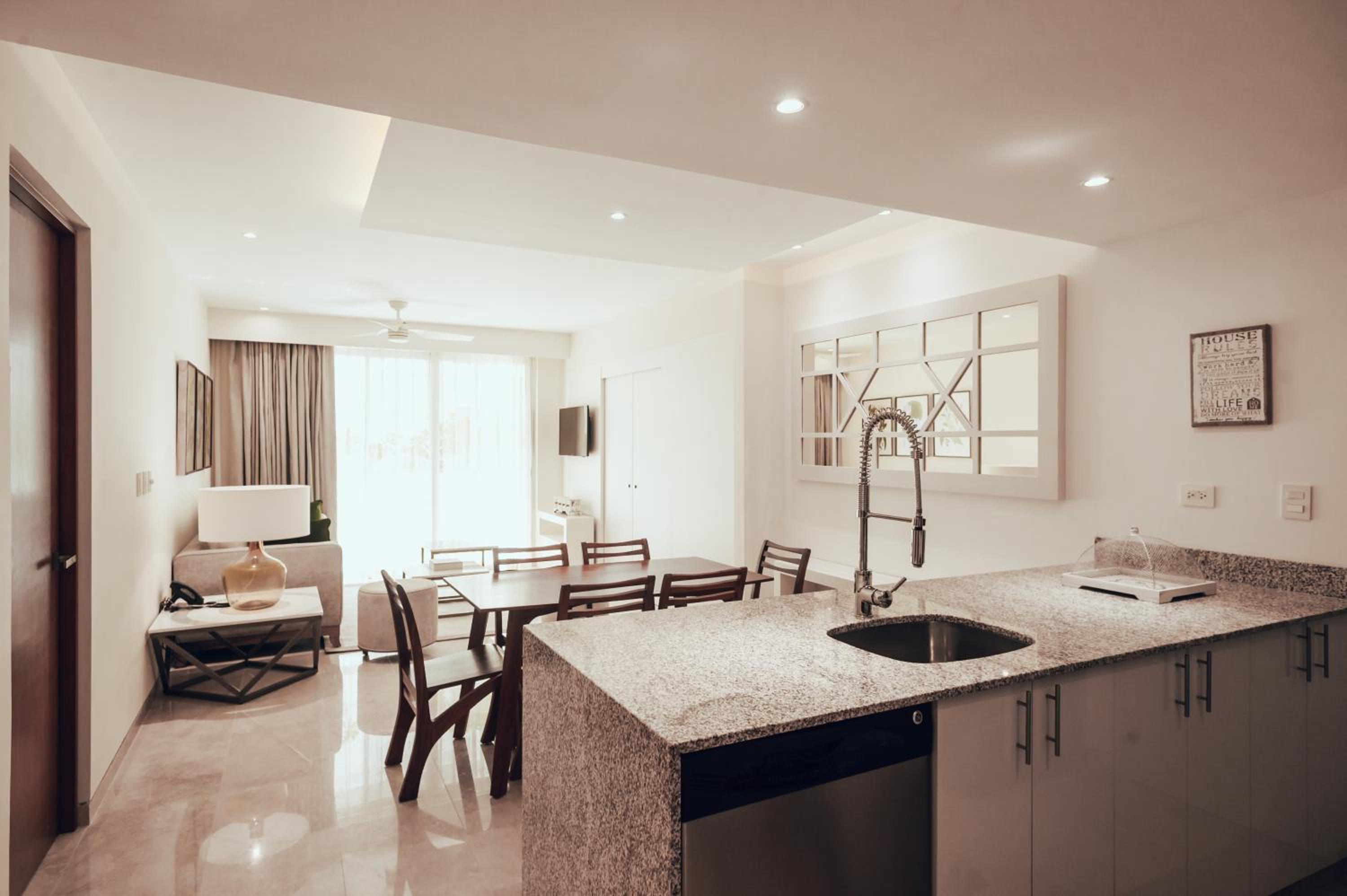 Two-Bedroom Family Residence photo 2