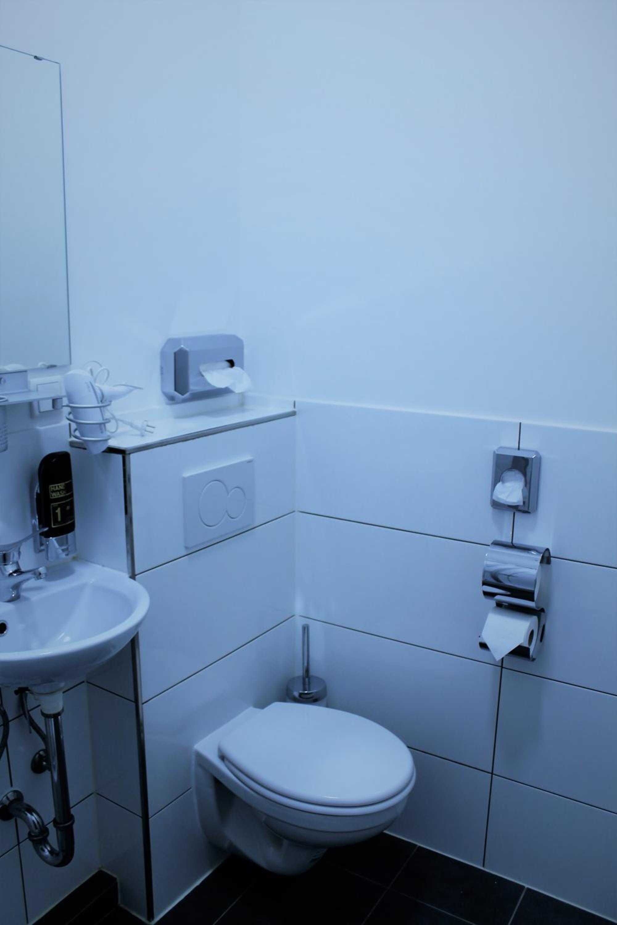 Standard Double Room - Photo 4