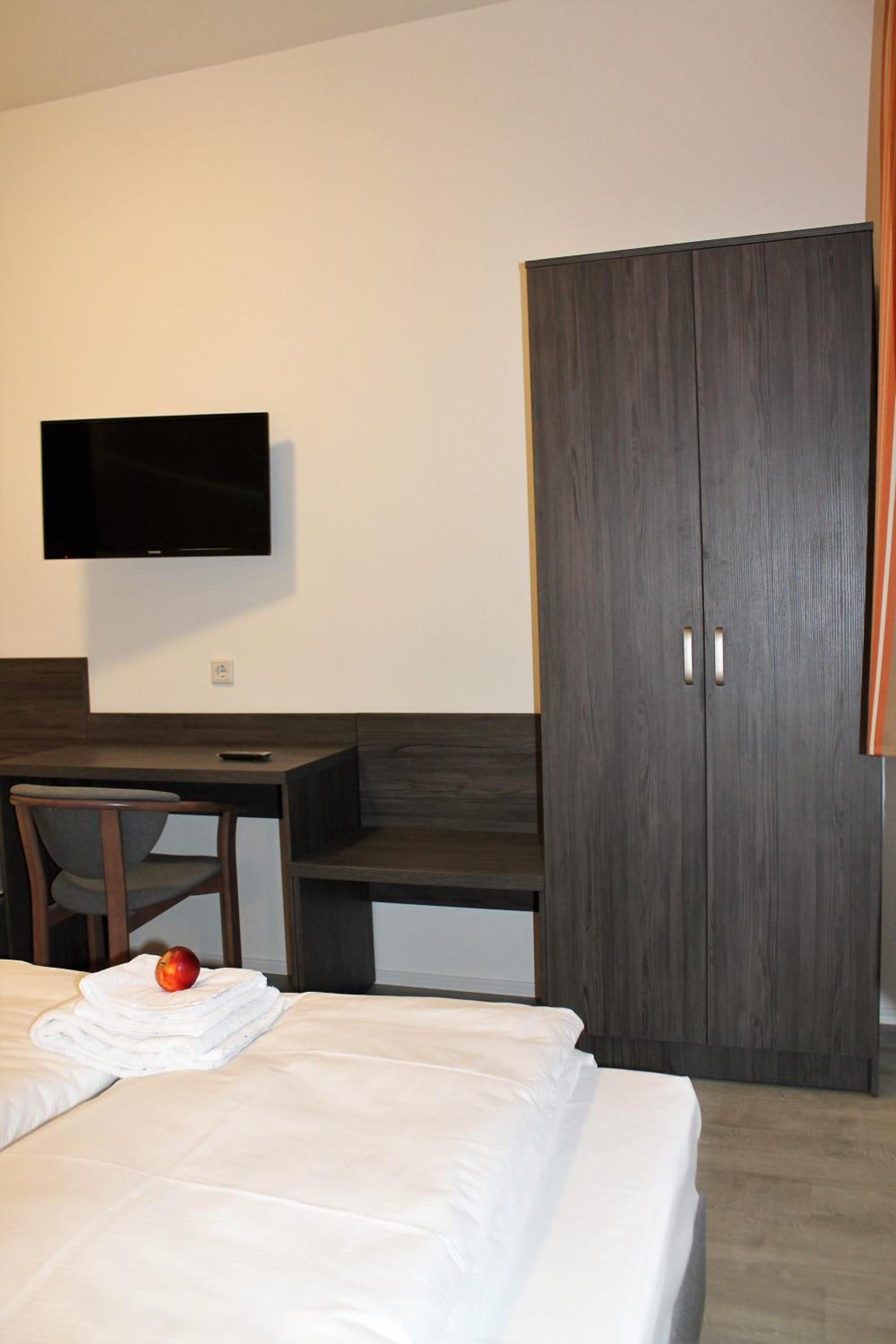 Standard Double Room - Photo 2