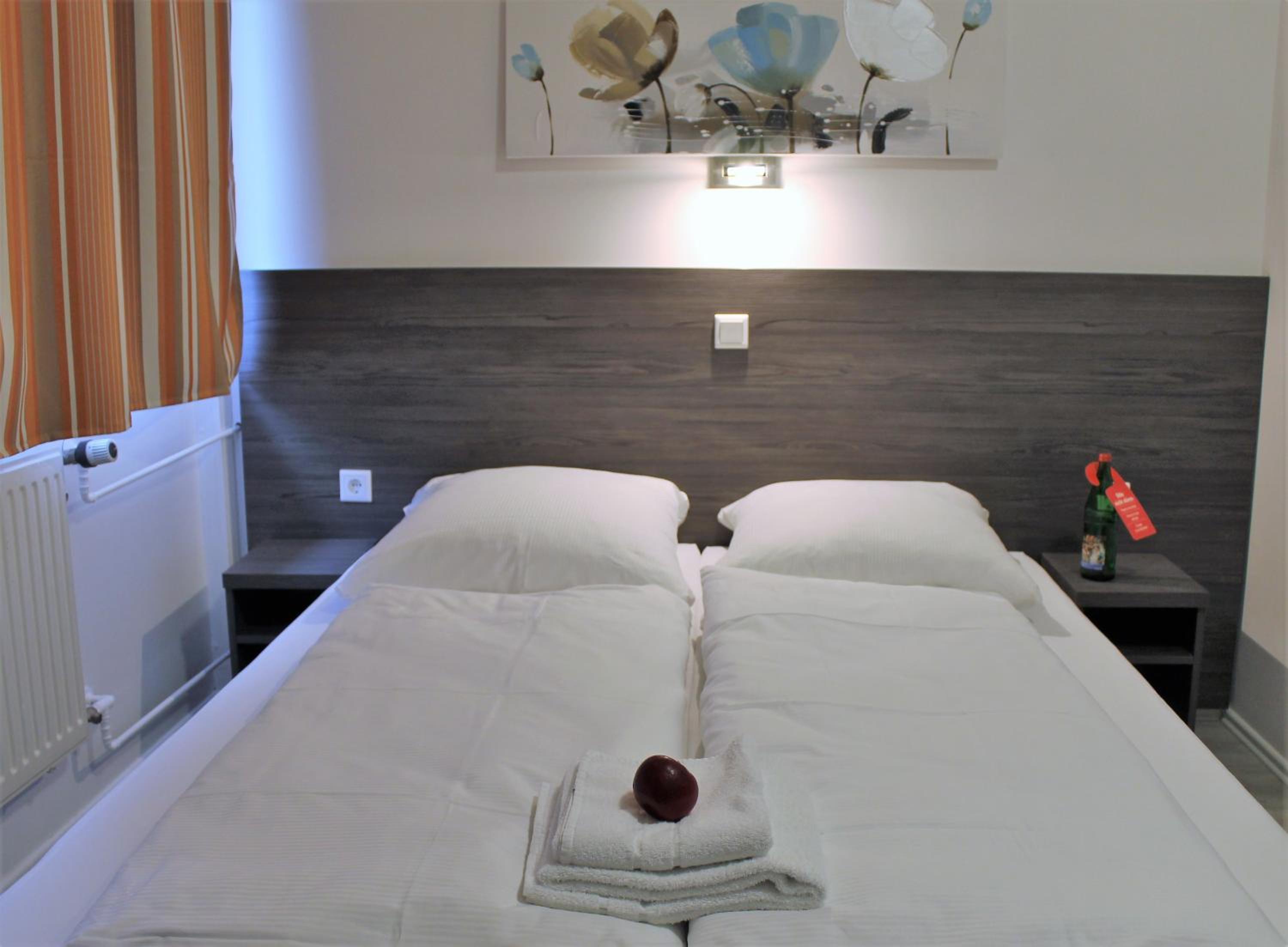 Standard Double Room - Photo 24