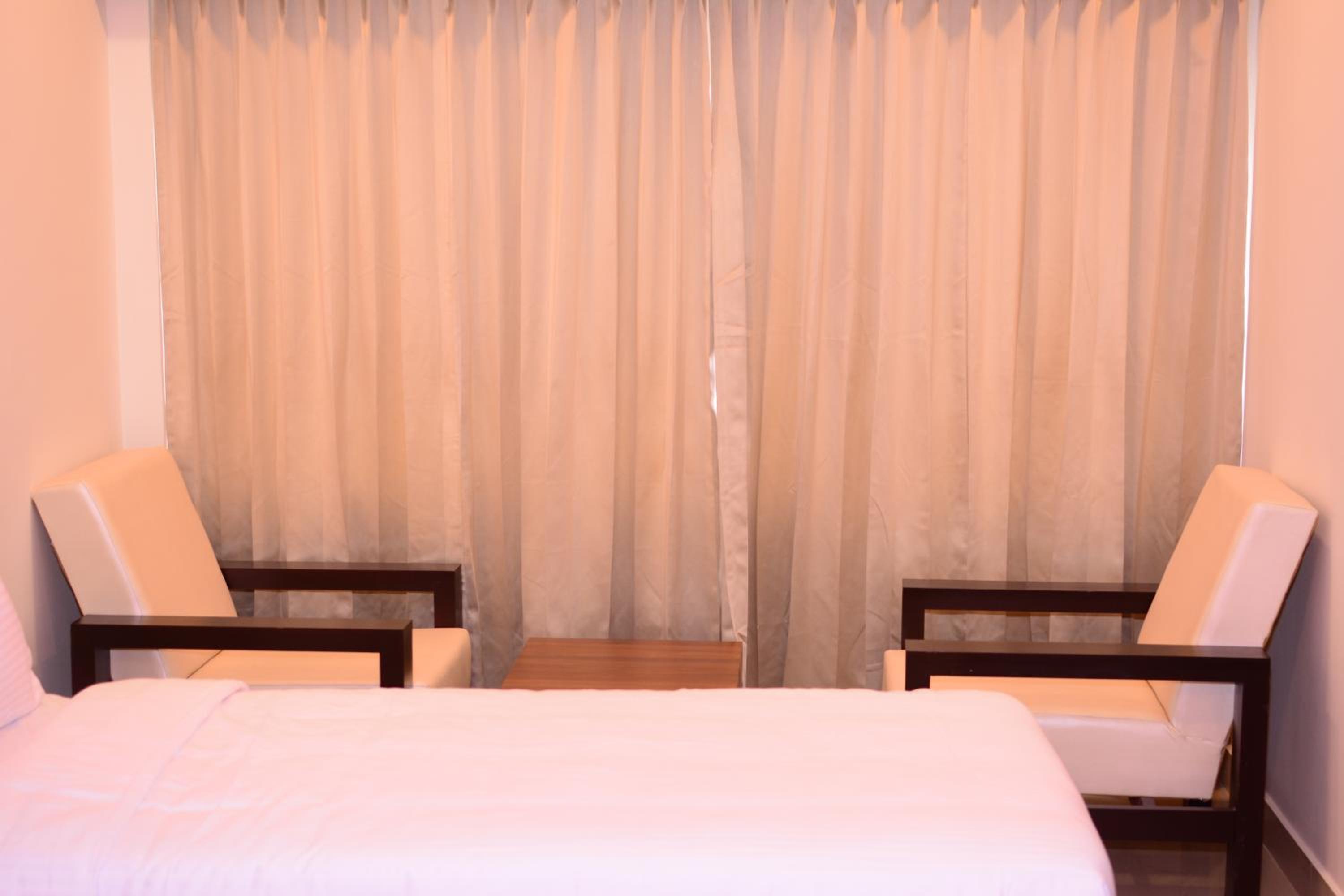 Deluxe Room - Photo 7