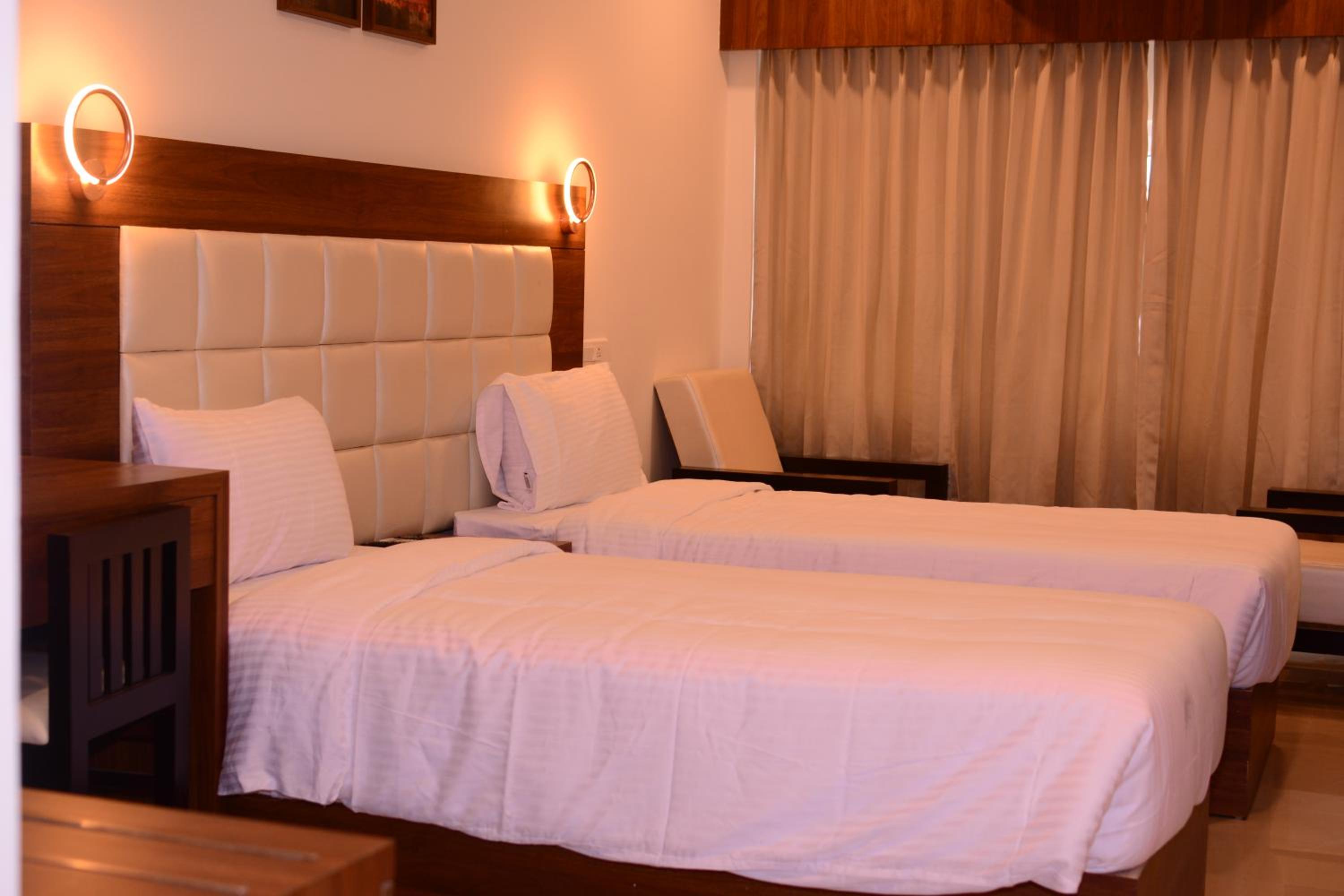 Deluxe Room - Photo 6