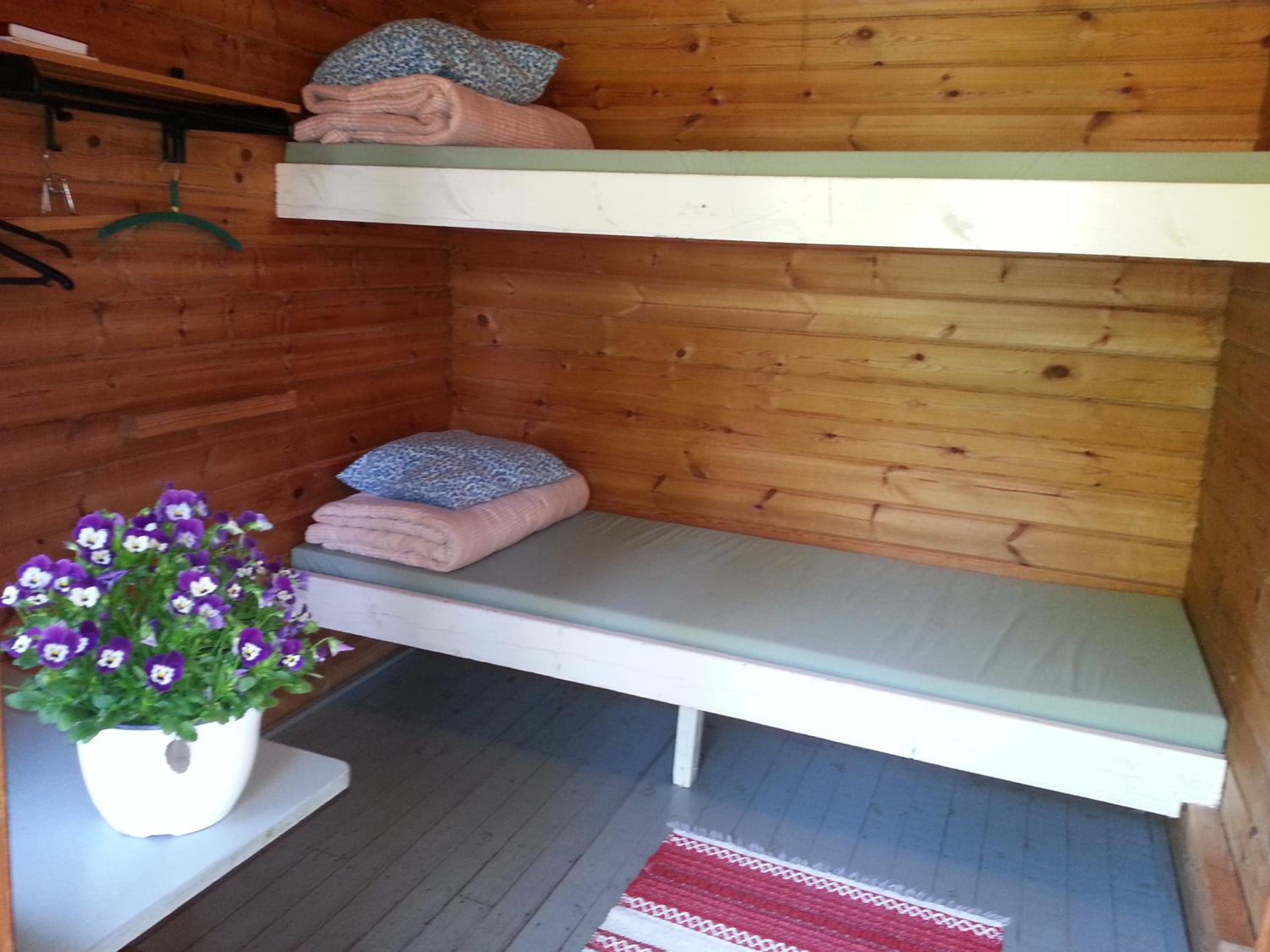 Economy Cottage with Shared Bathroom photo 1