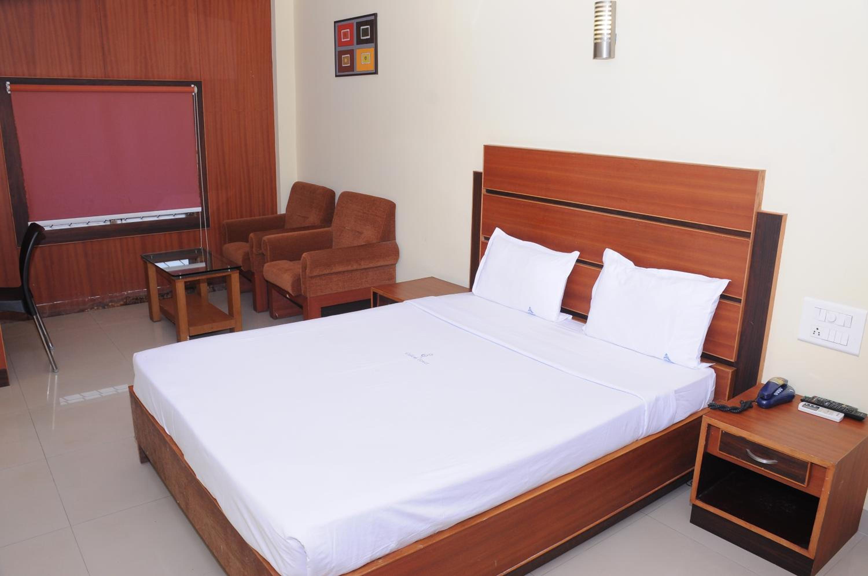Standard Double Room - Photo 5