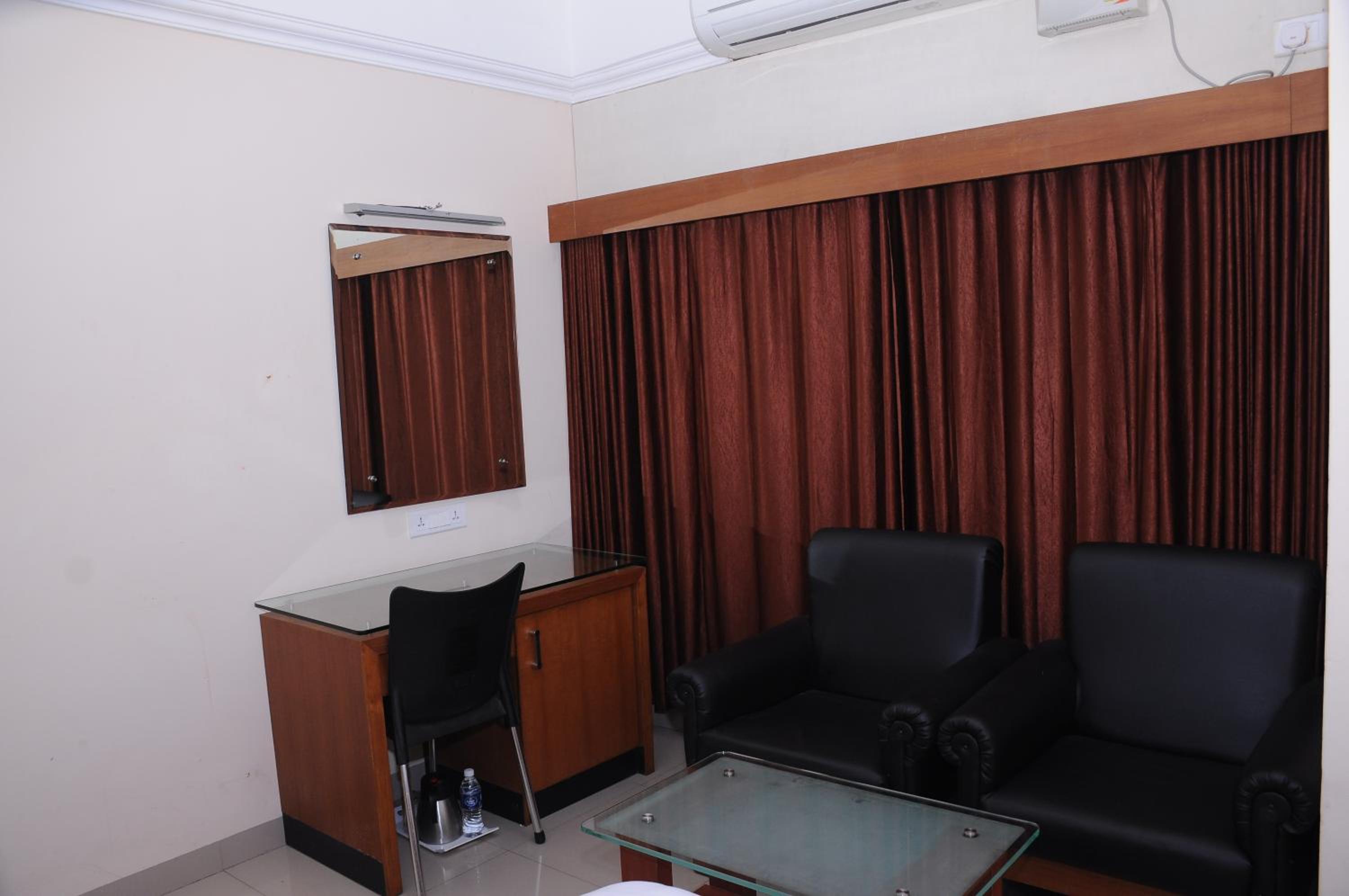Standard Double Room - Photo 2