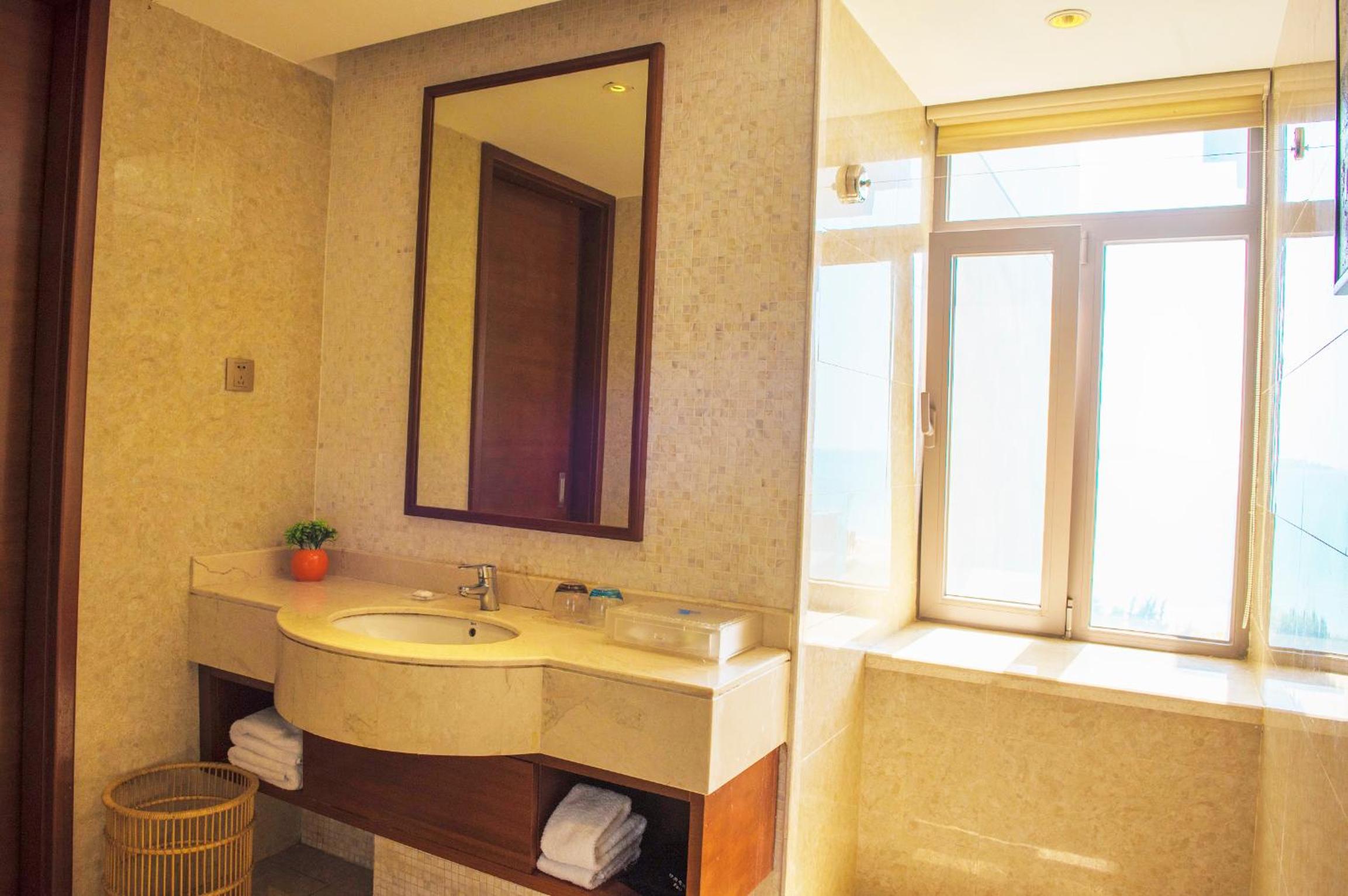 Superior King or Twin Room with Sea View photo 2
