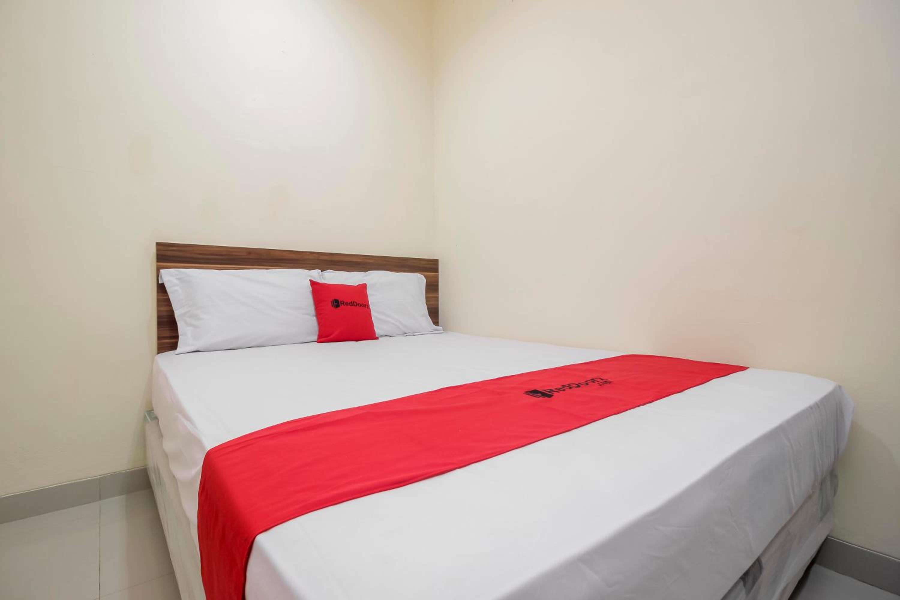 Double Room - Photo 6