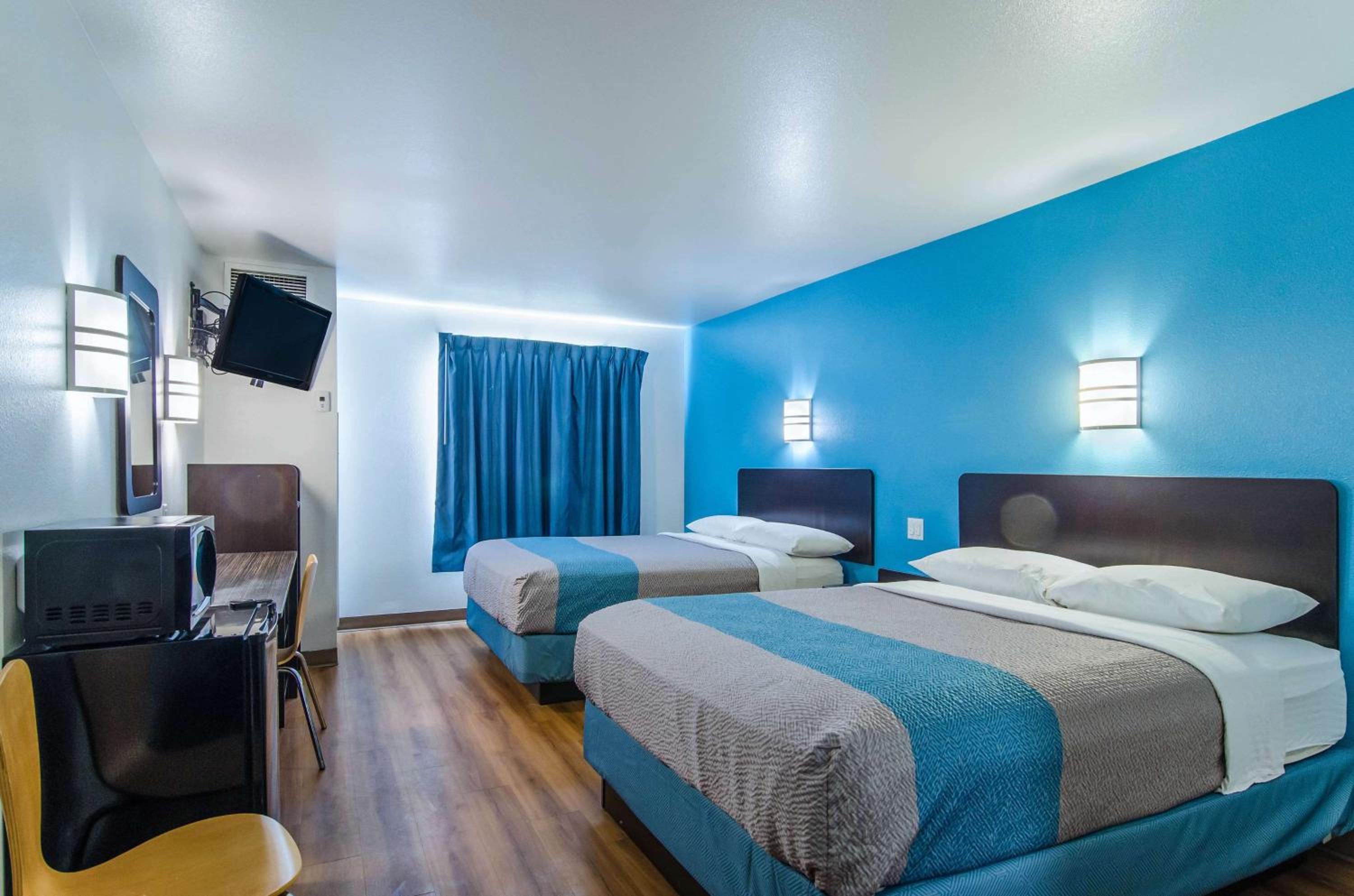 Queen Room with Two Queen Beds - Non-Smoking