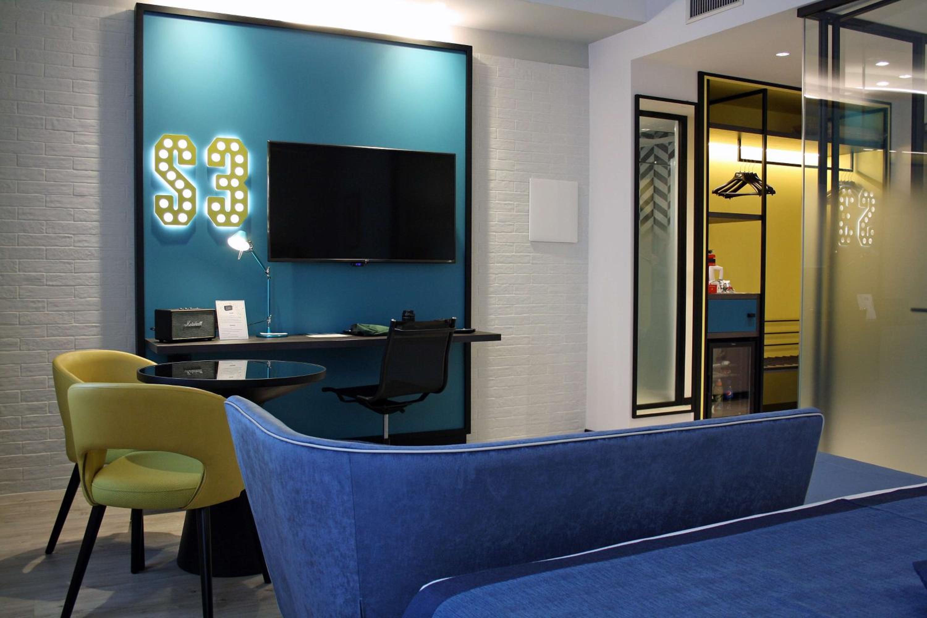 Executive King Suite - Photo 4
