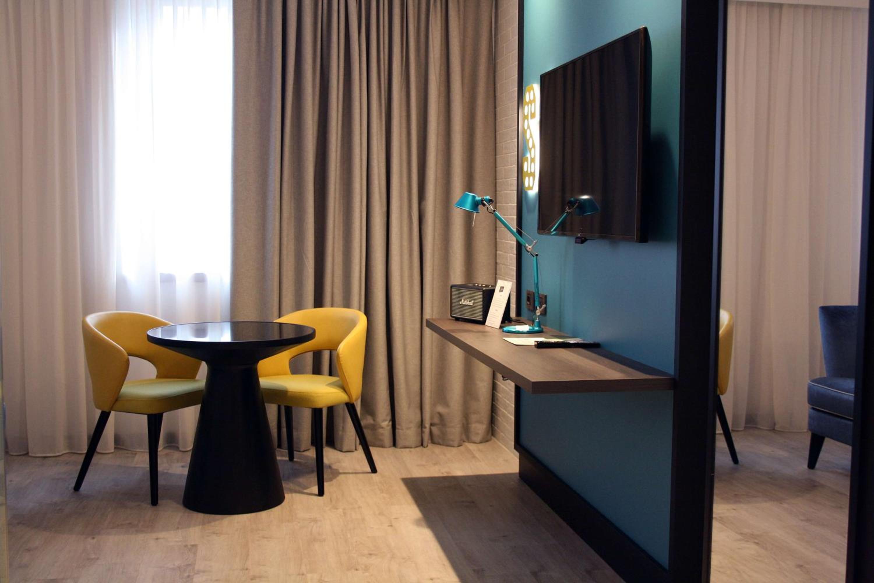 Executive King Suite - Photo 24