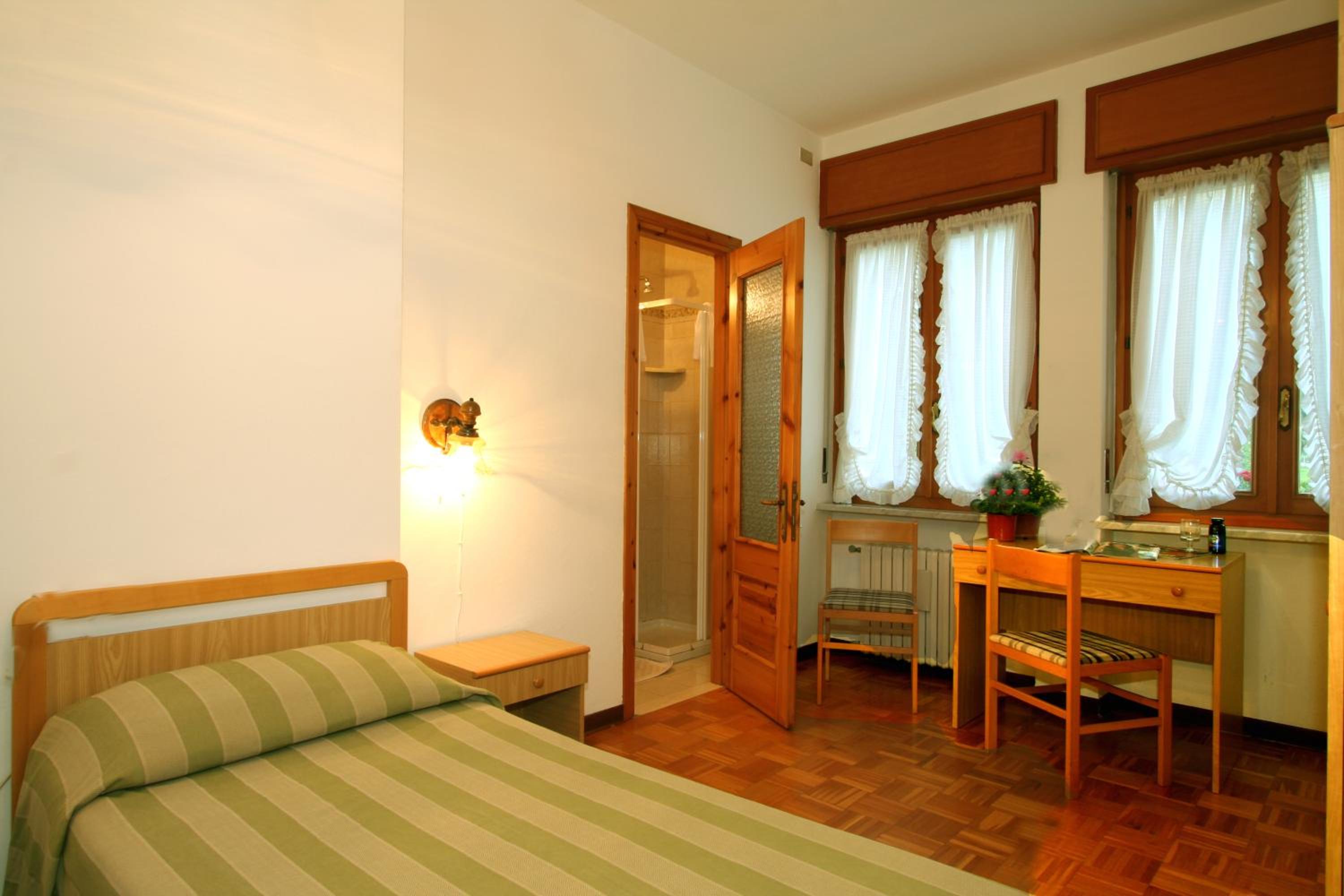 Double or Twin Room photo 3