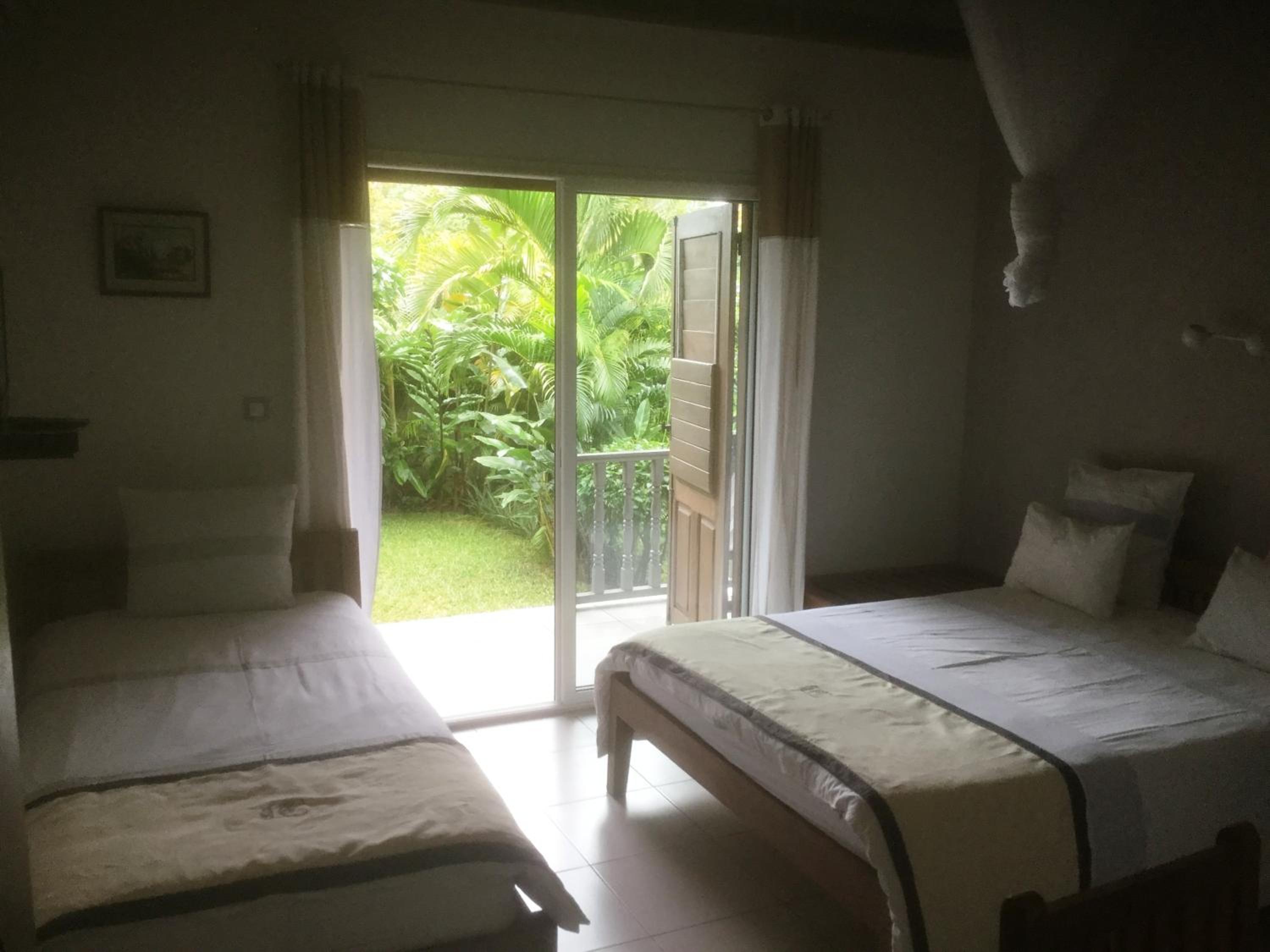 Triple Room with Garden View