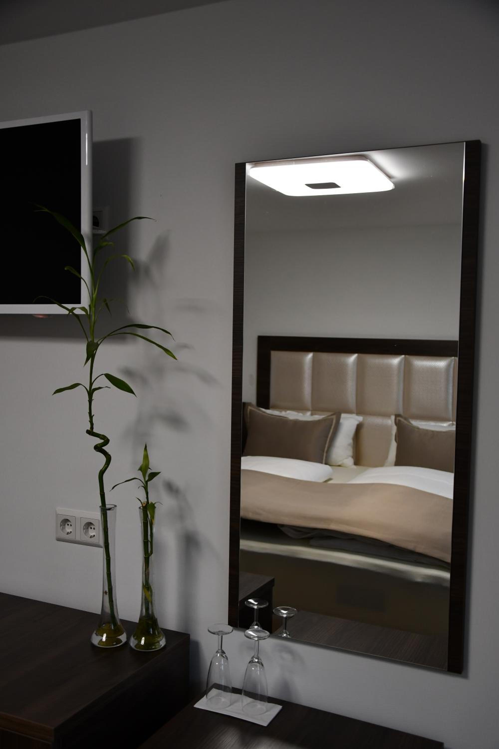 Standard Double Room - Photo 23