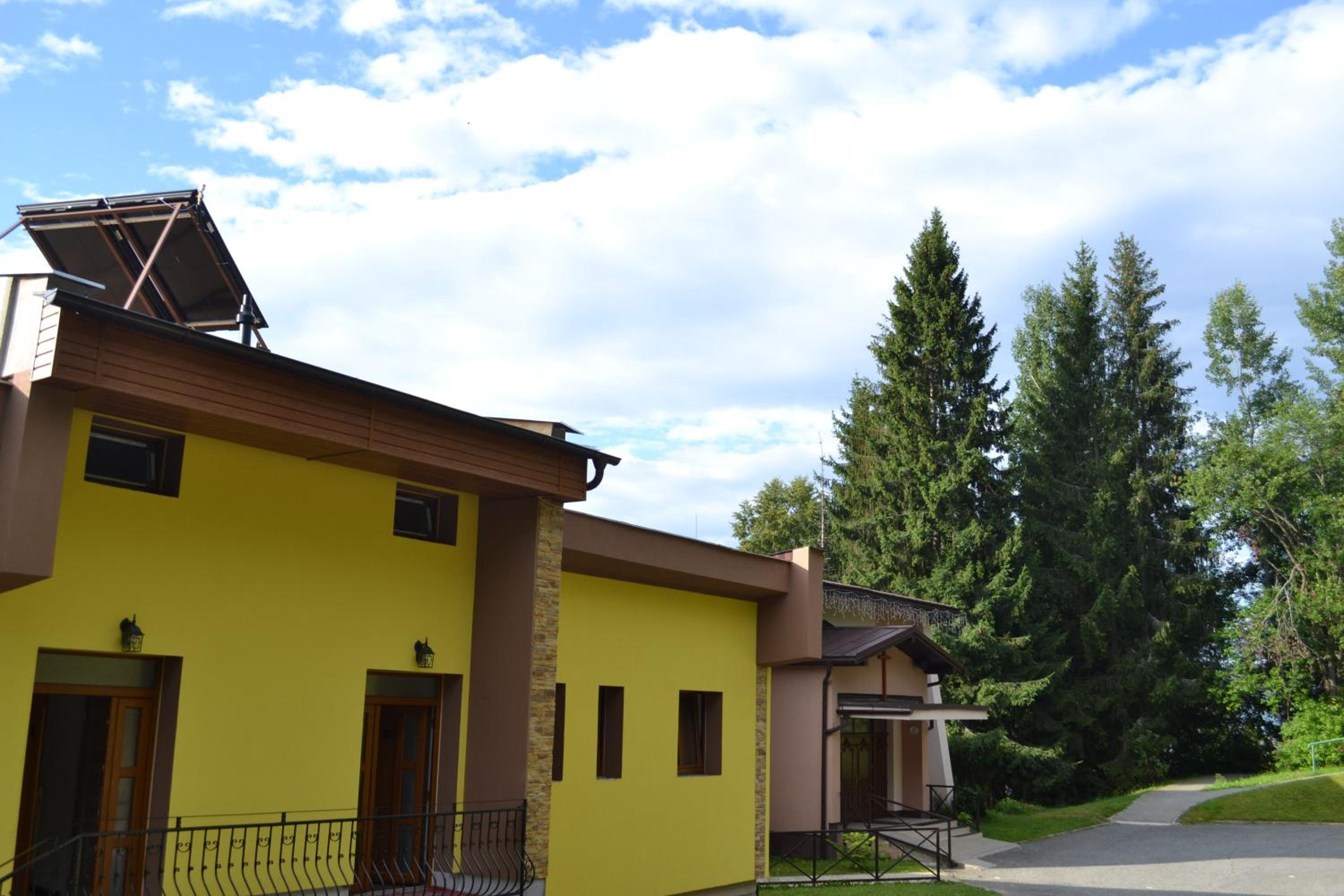 Family Studio - Photo 11