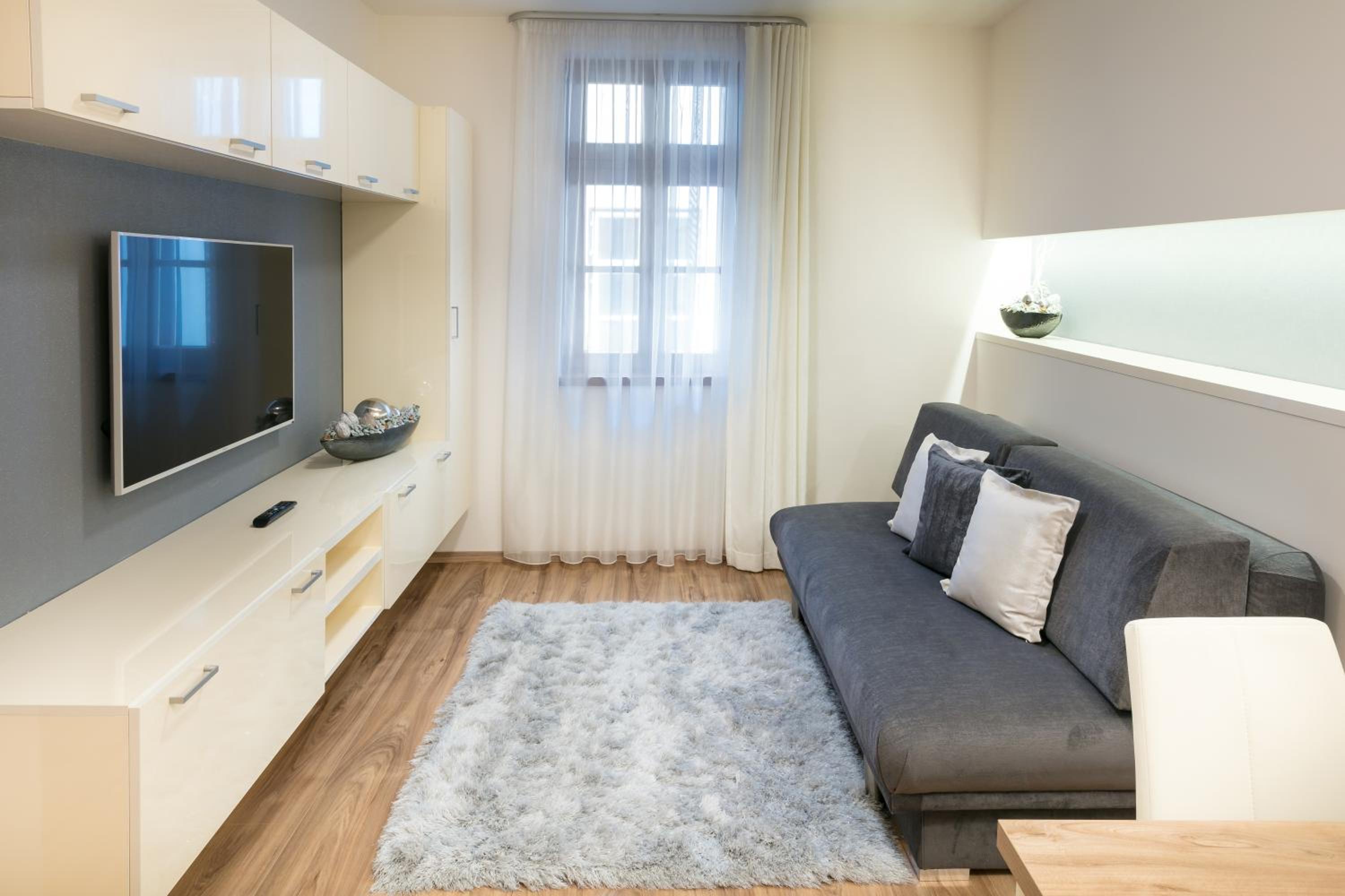 One-Bedroom Apartment photo 1