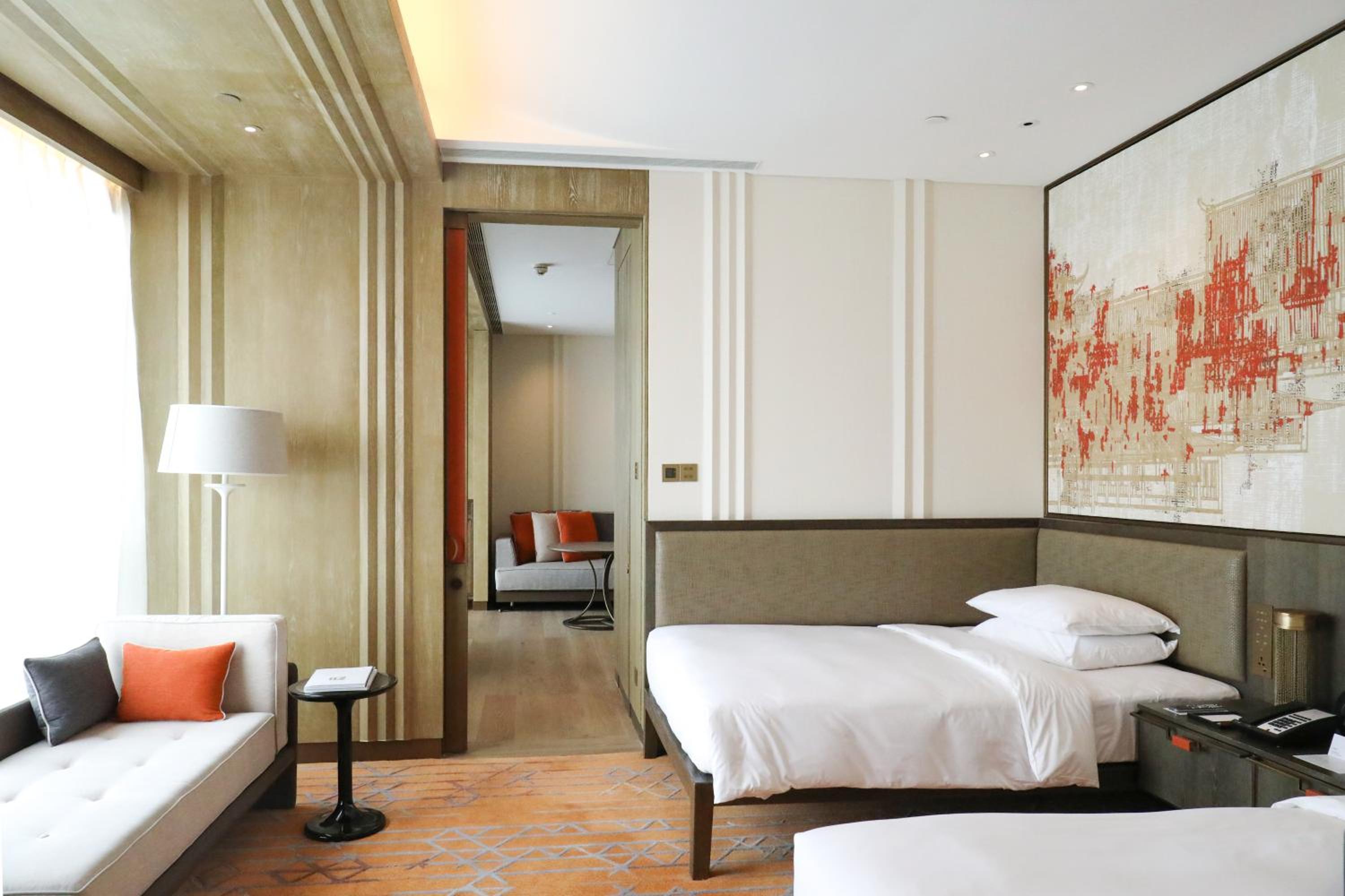 Grand Corner Room
