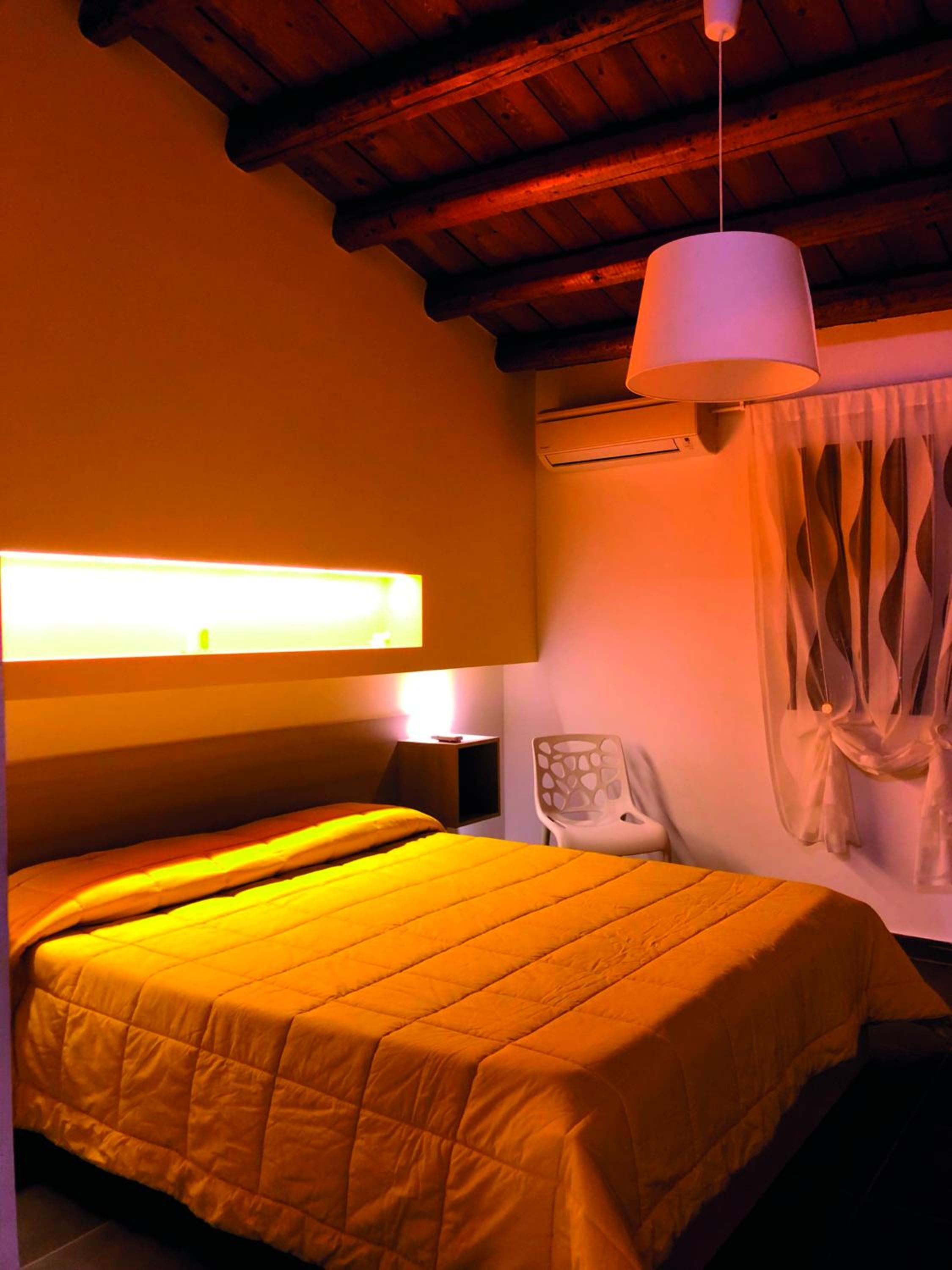 One-Bedroom House - Photo 4
