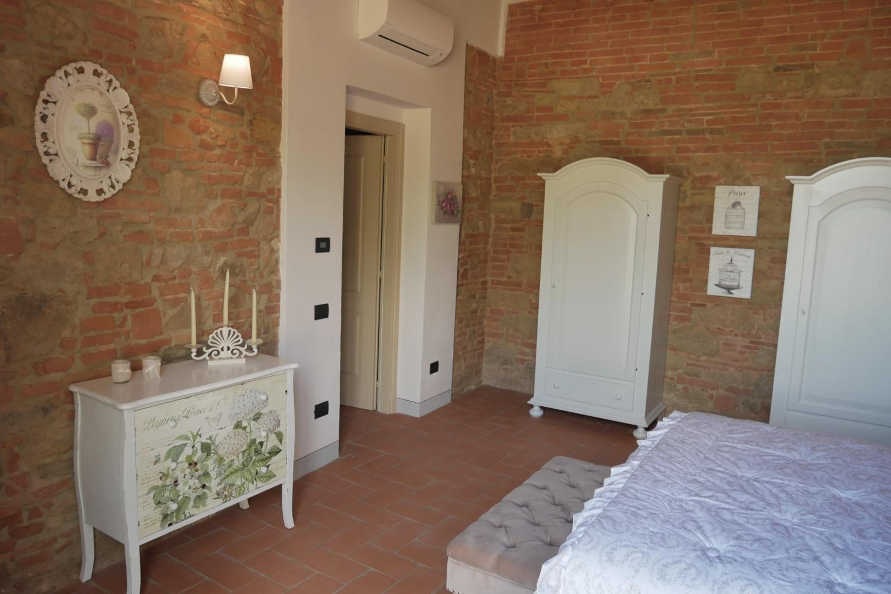 Double Room with Private Bathroom photo 1