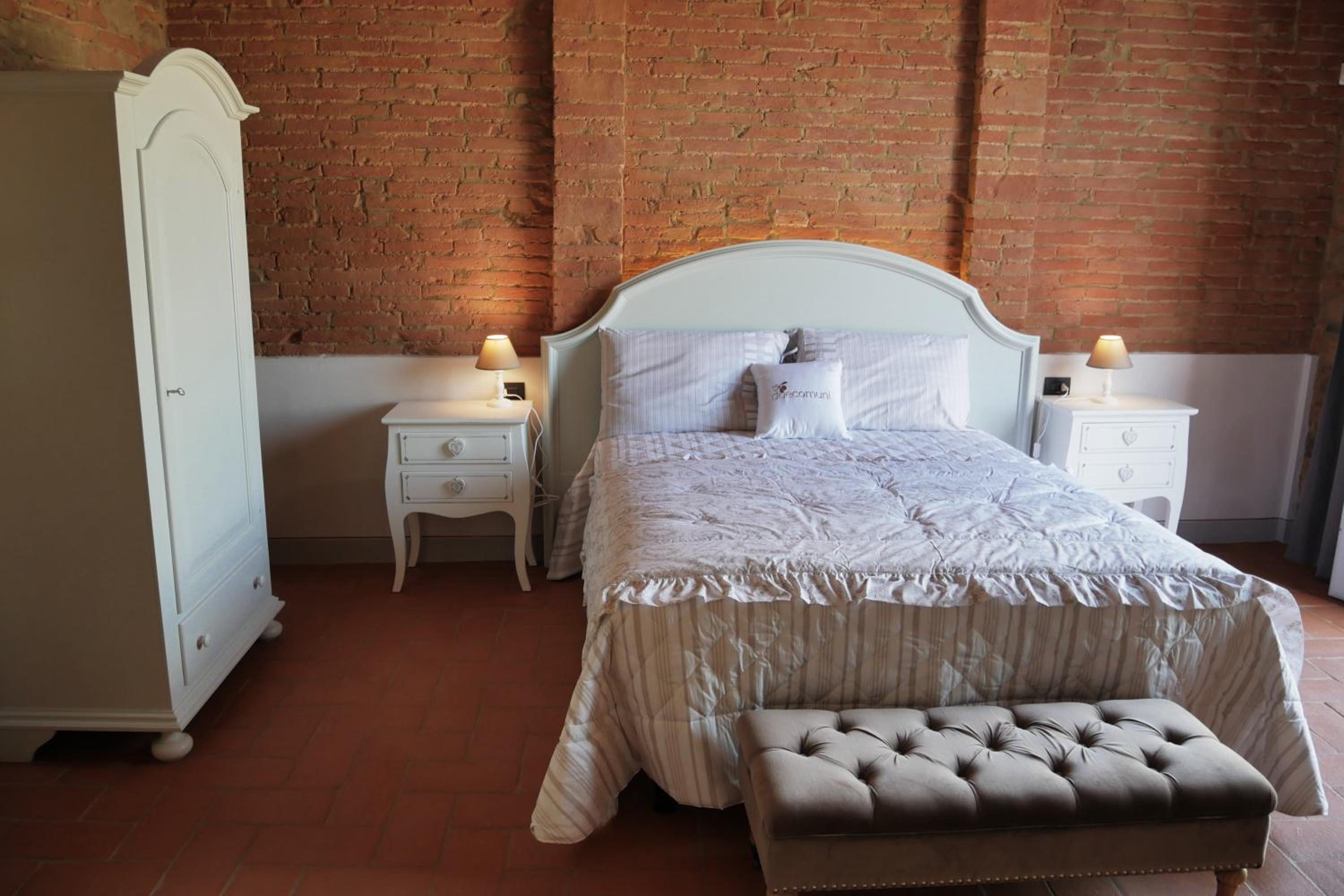 Double Room with Private Bathroom photo 2