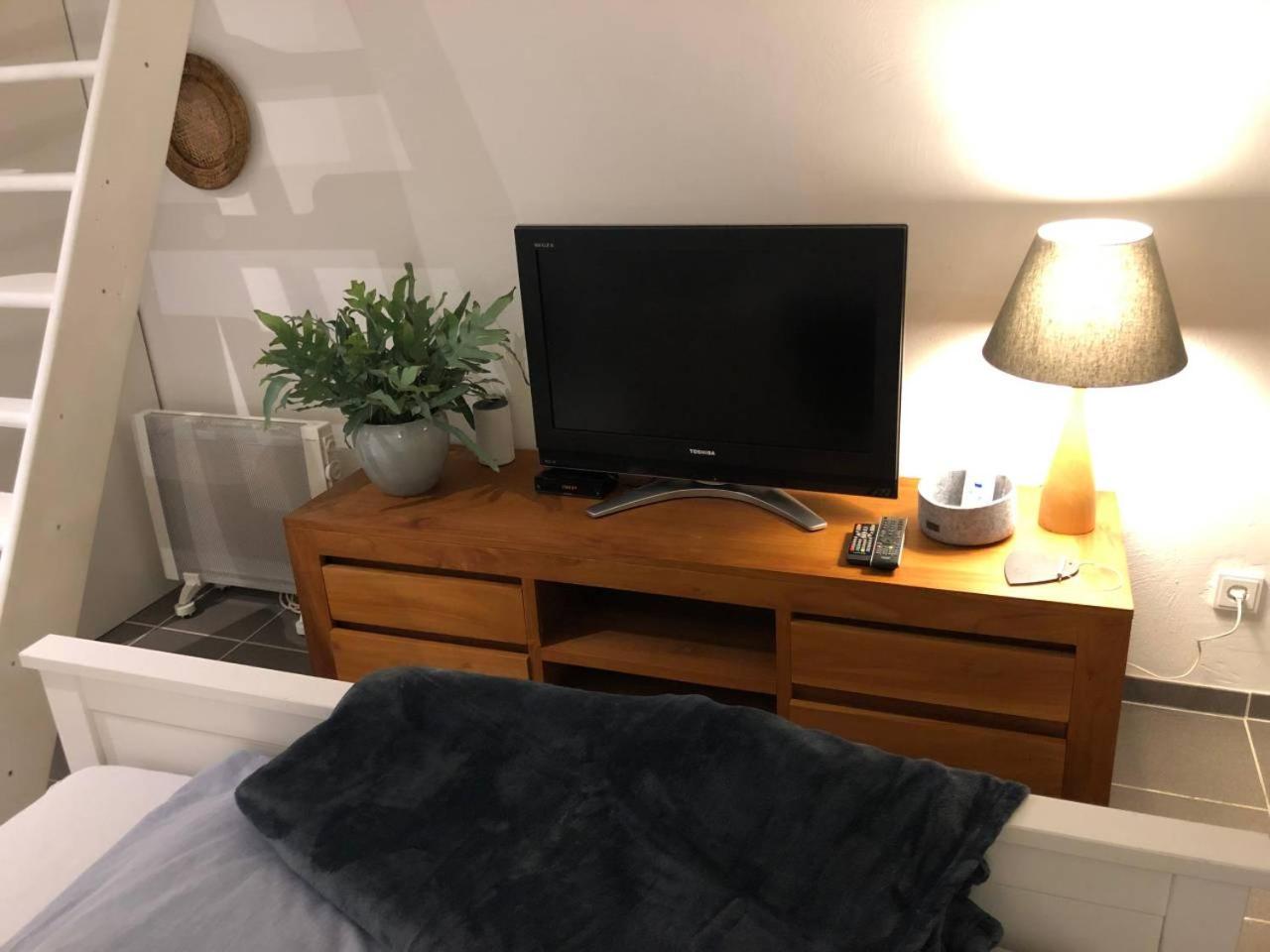 One-Bedroom Apartment photo 3