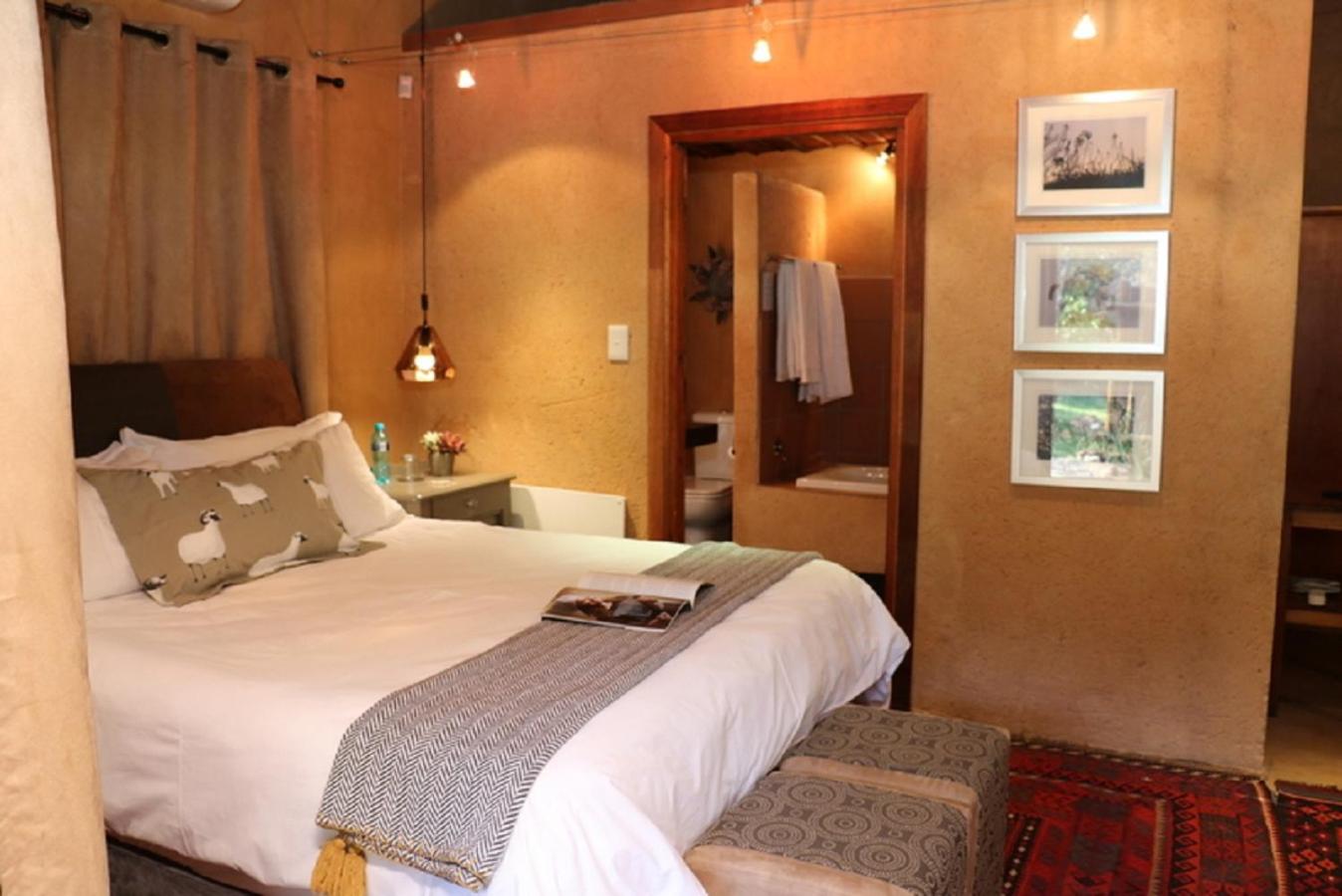 Executive Suite - Photo 4