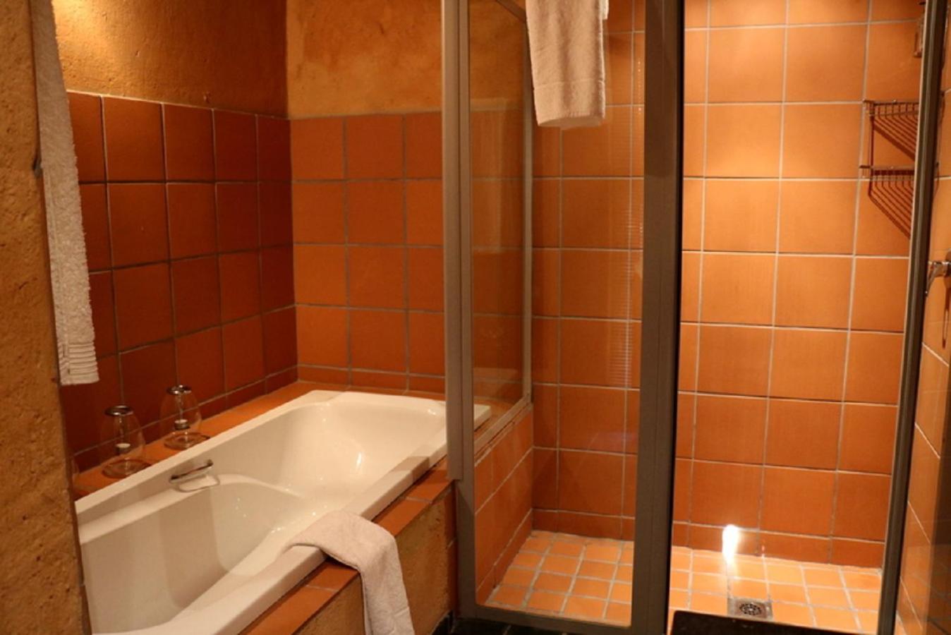 Executive Suite - Photo 9