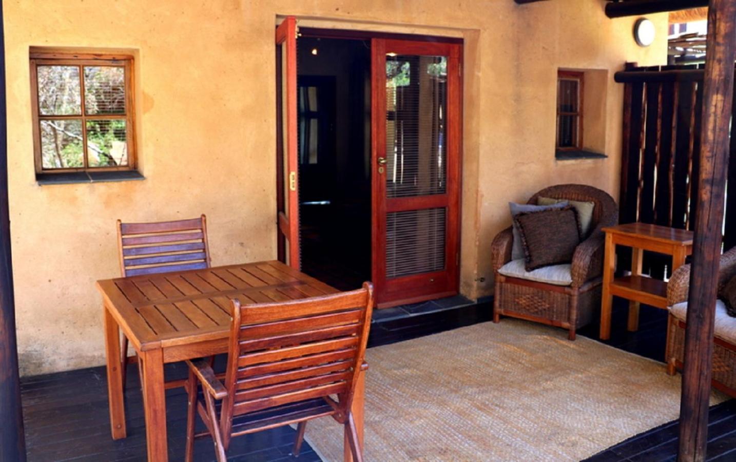 Executive Suite - Photo 10