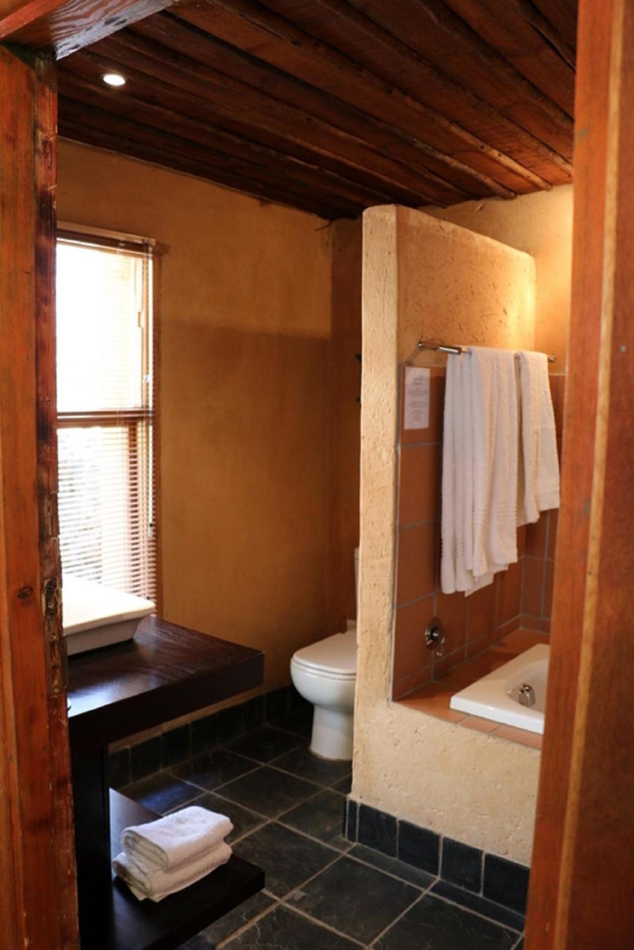 Executive Suite - Photo 11