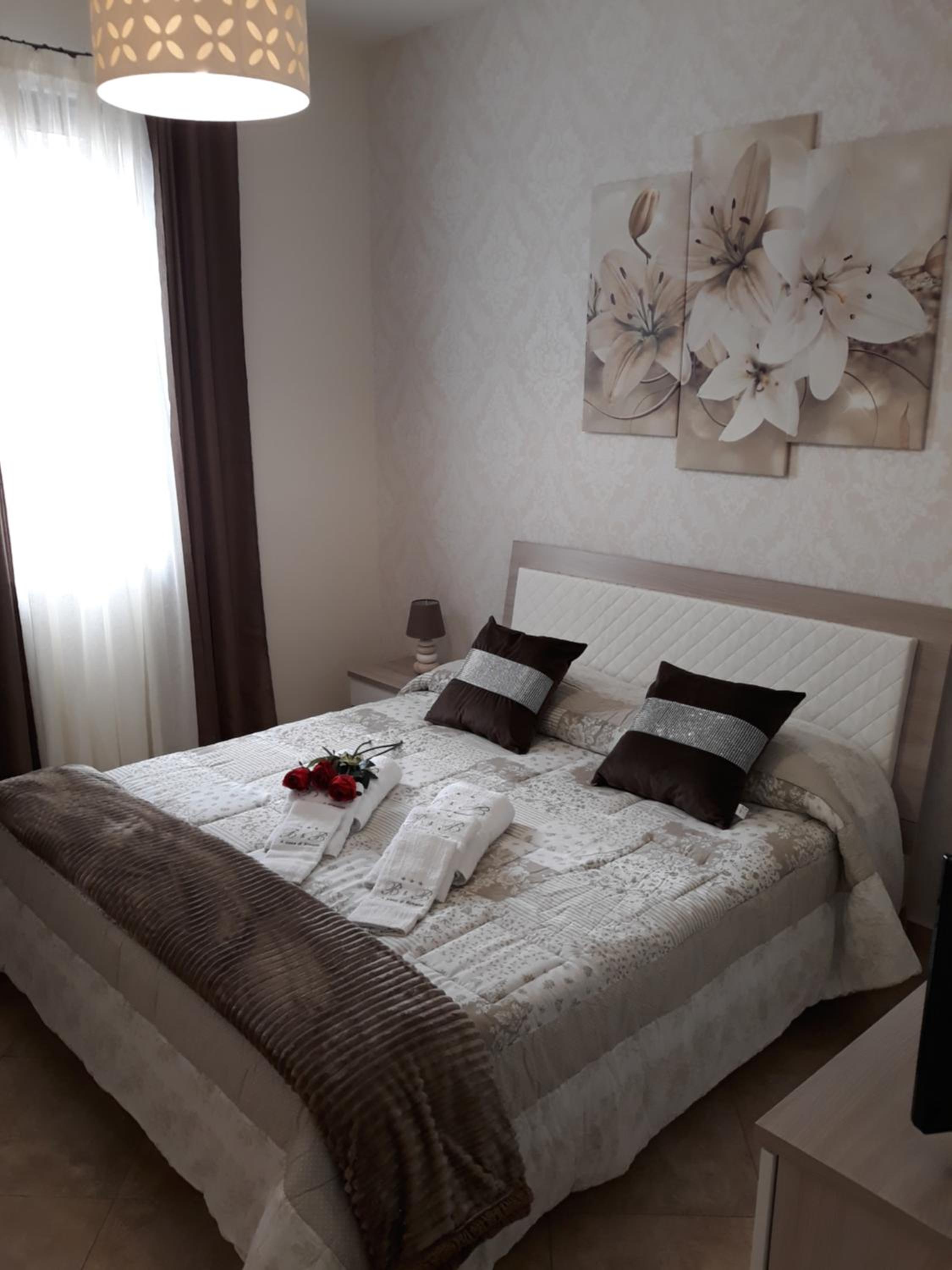 Double or Twin Room with Private Bathroom - Photo 24