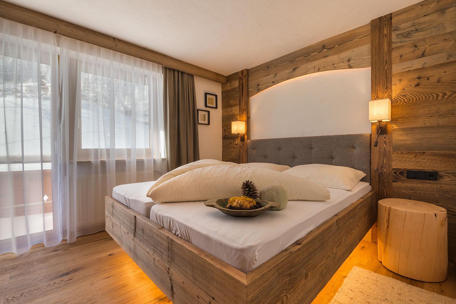 One-Bedroom Apartment with Balcony