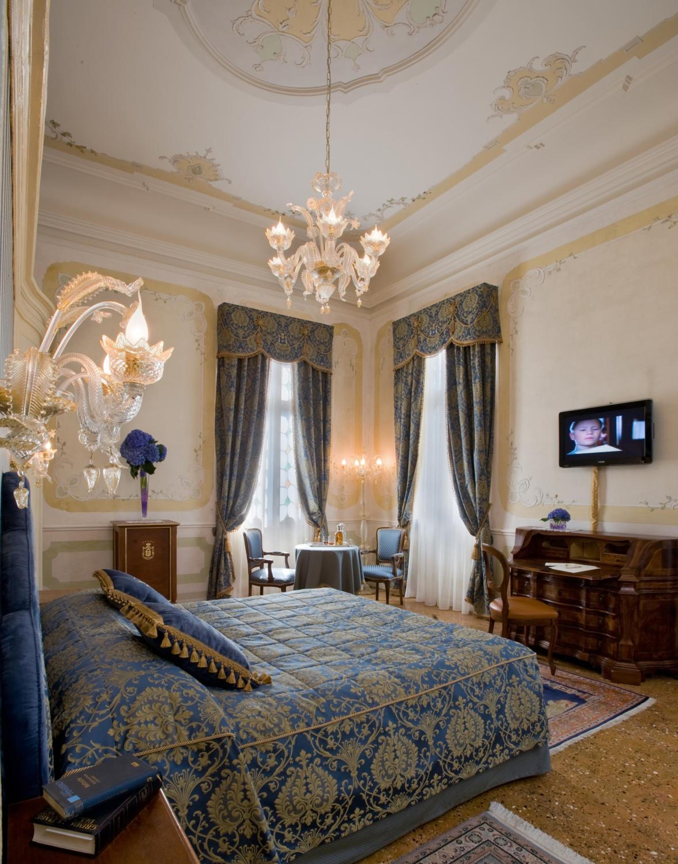 Suite  Giuseppe Verdi with Park View - Photo 6