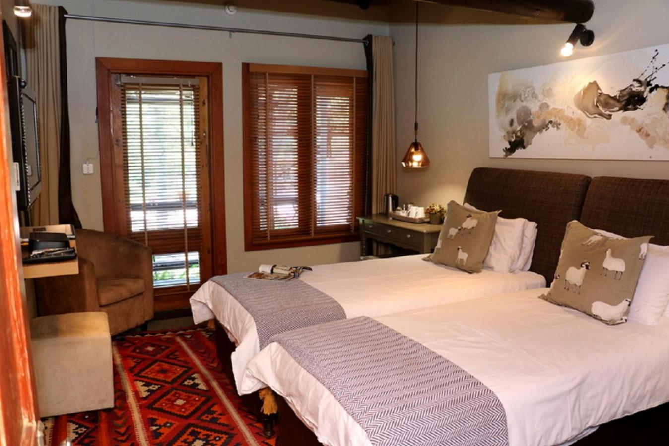 Standard Double or Twin Room - Photo 8