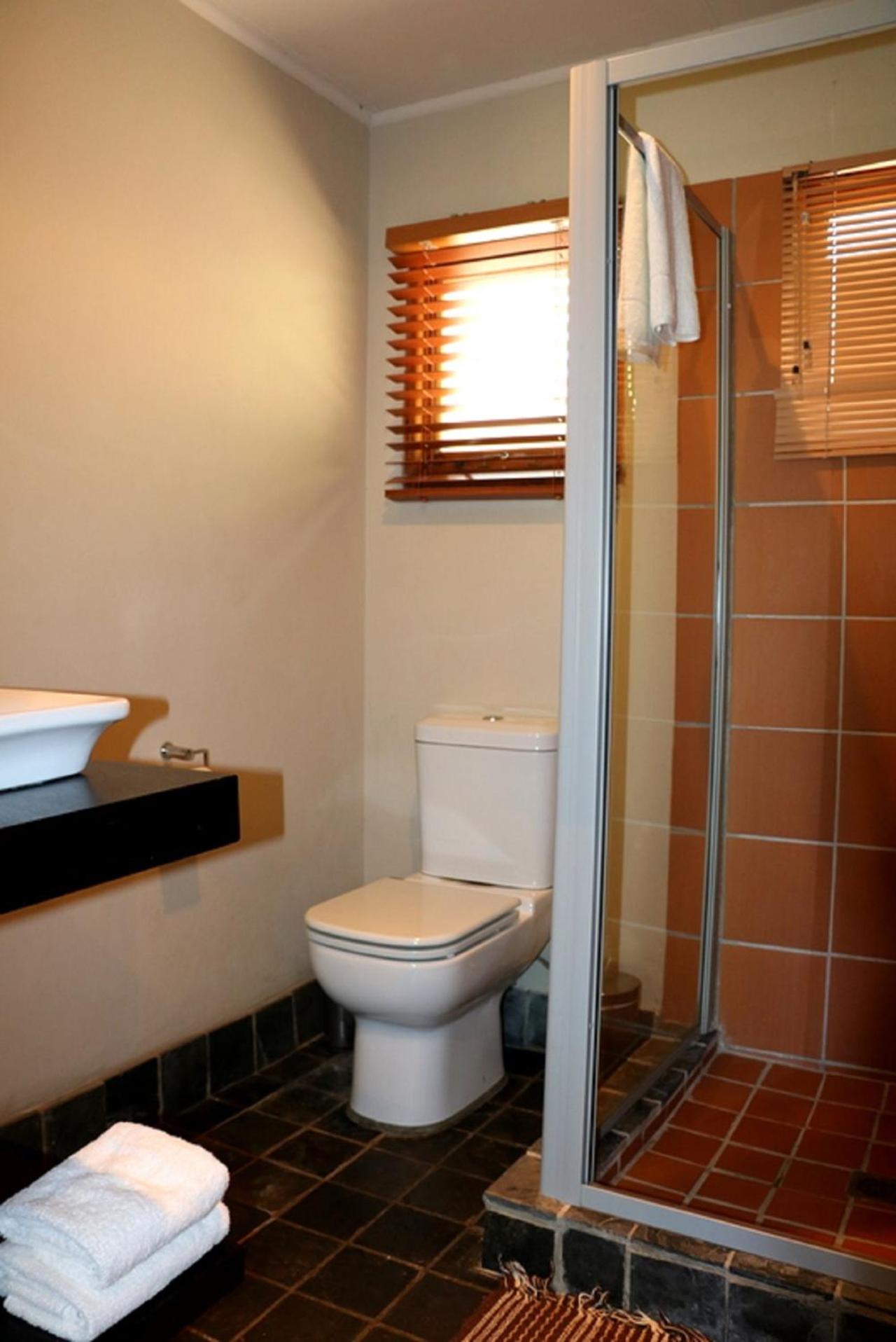 Standard Double or Twin Room - Photo 3