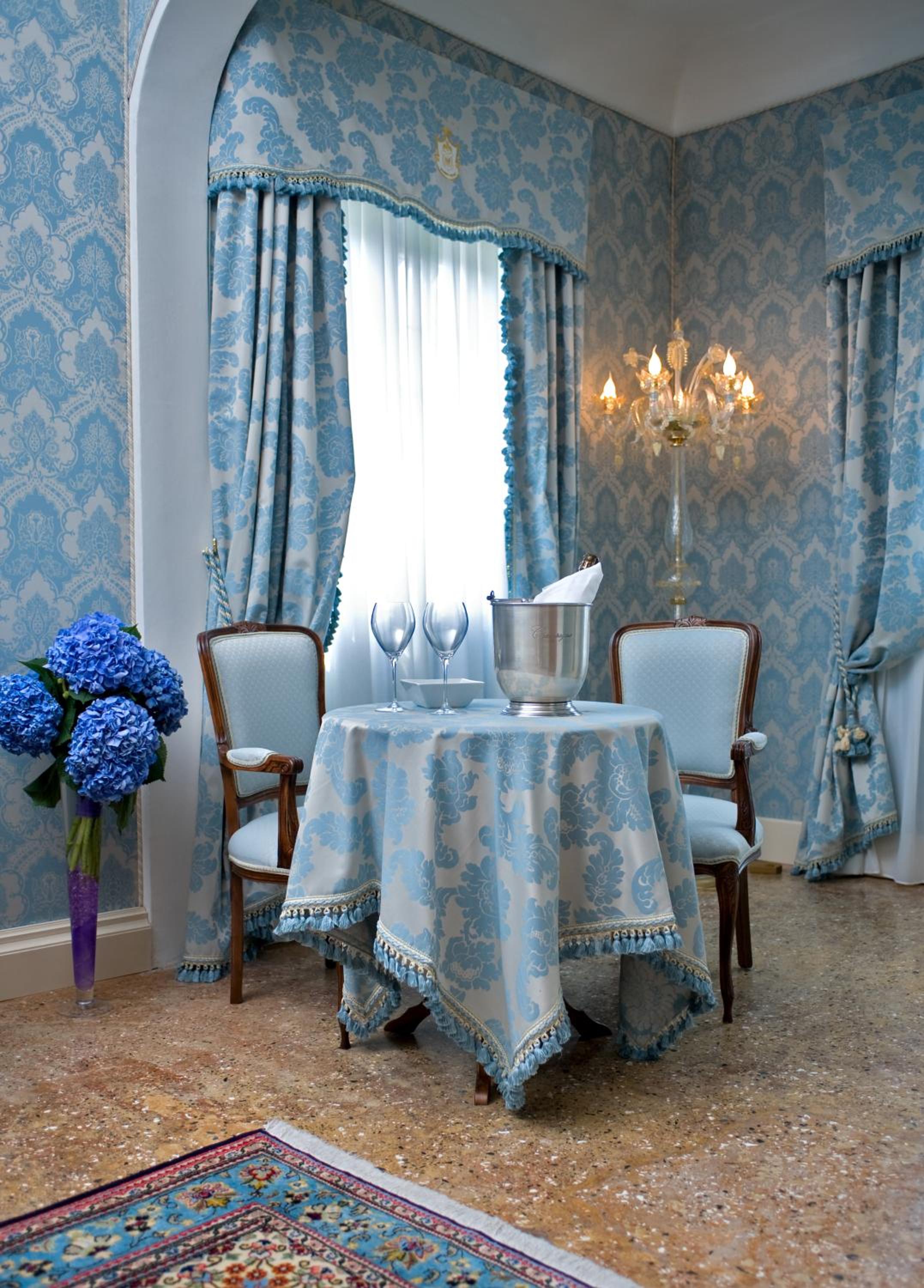Suite with Park View - Photo 20