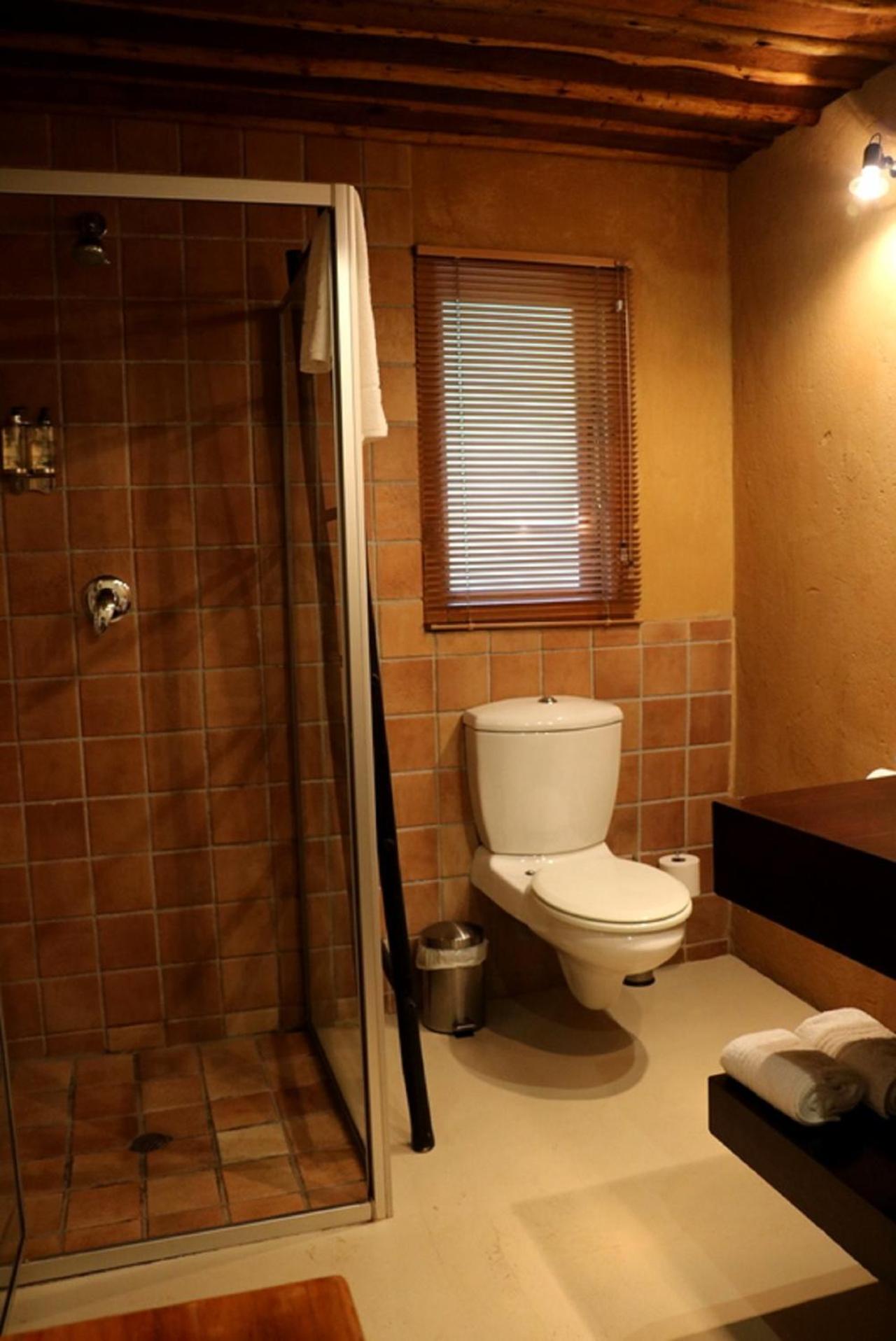 Honeymoon Suite - Photo 3