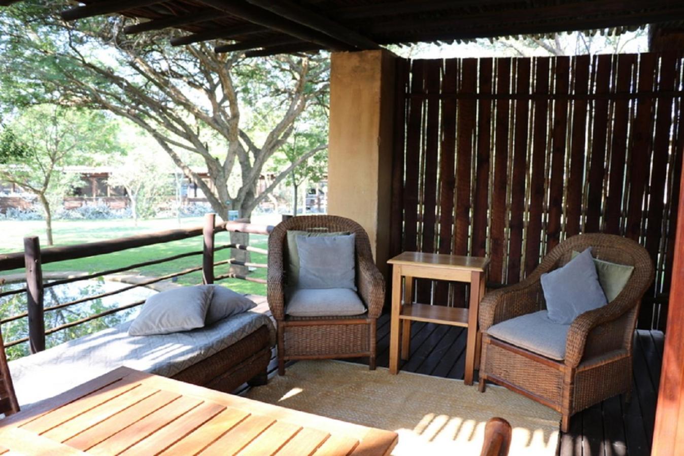 Honeymoon Suite - Photo 7