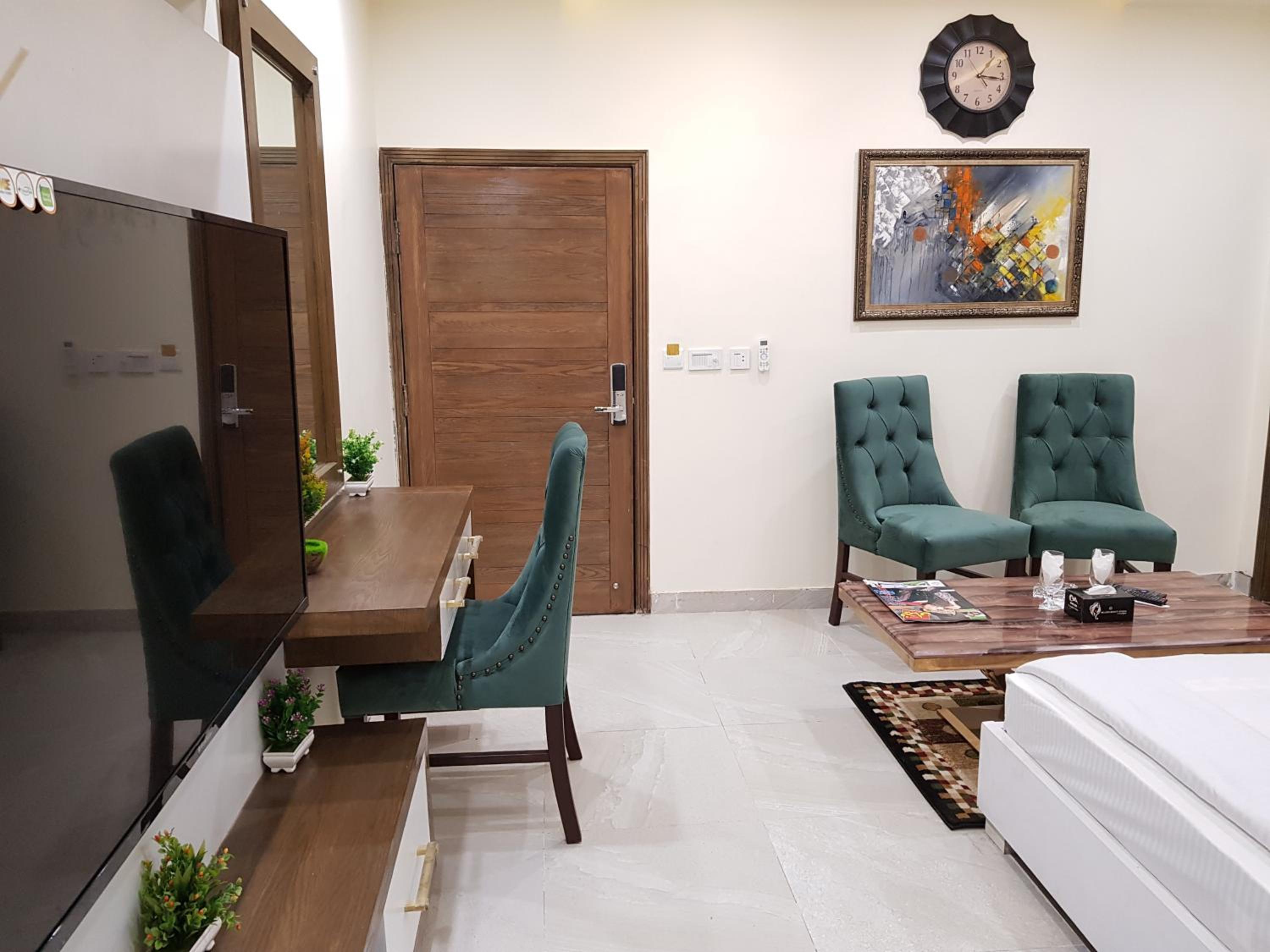 Executive Suite photo 2