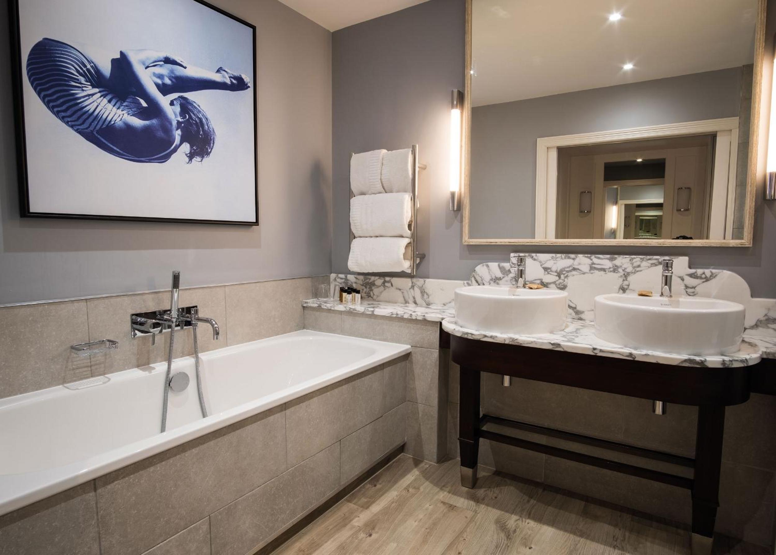 Signature Twin or Double Room photo 2