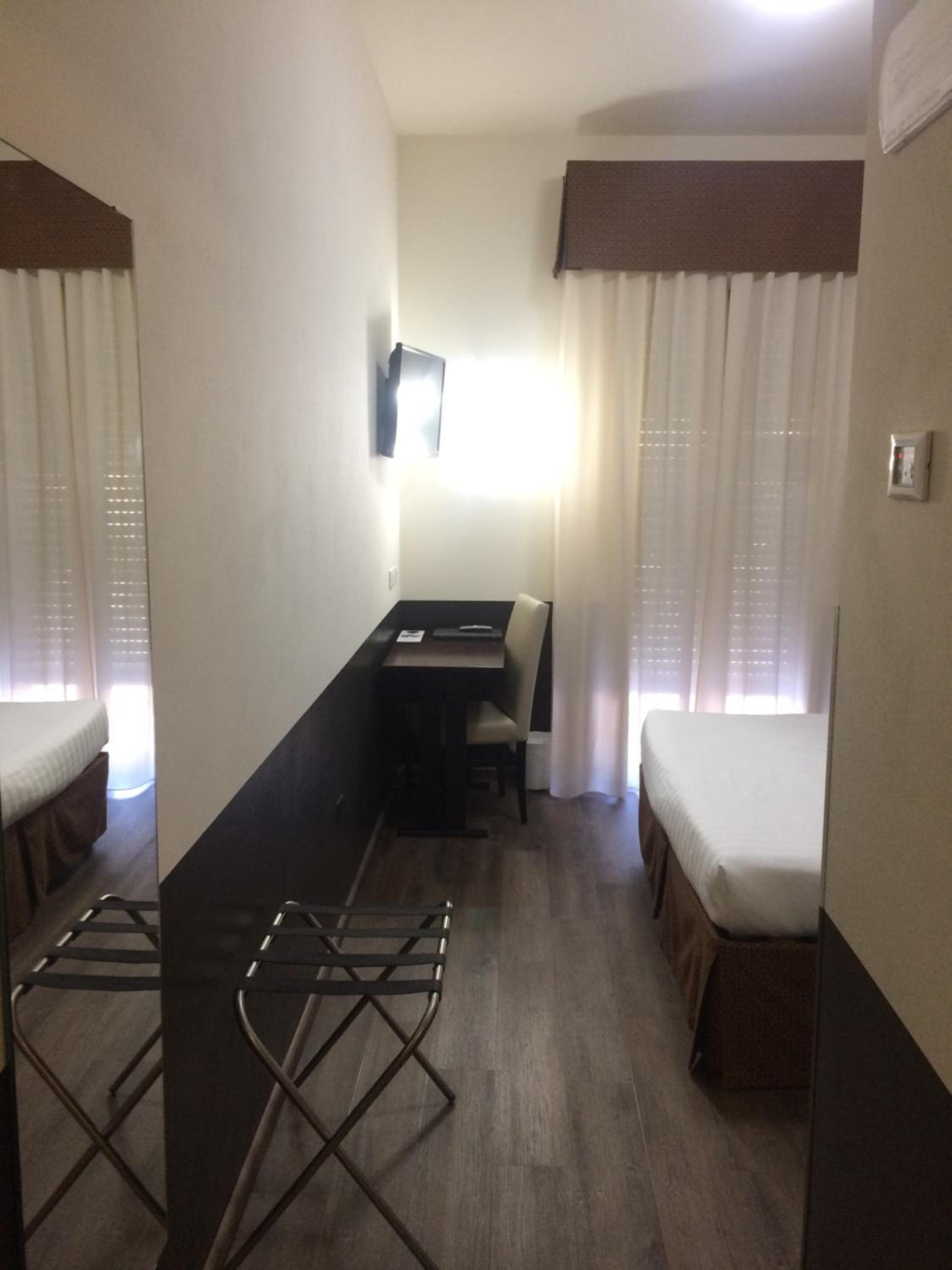Classic King Room - Photo 2