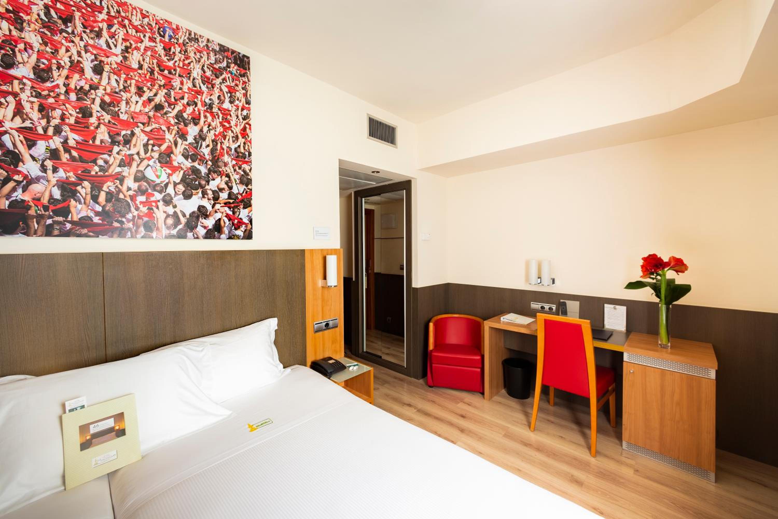 Double or Twin Room - Photo 10