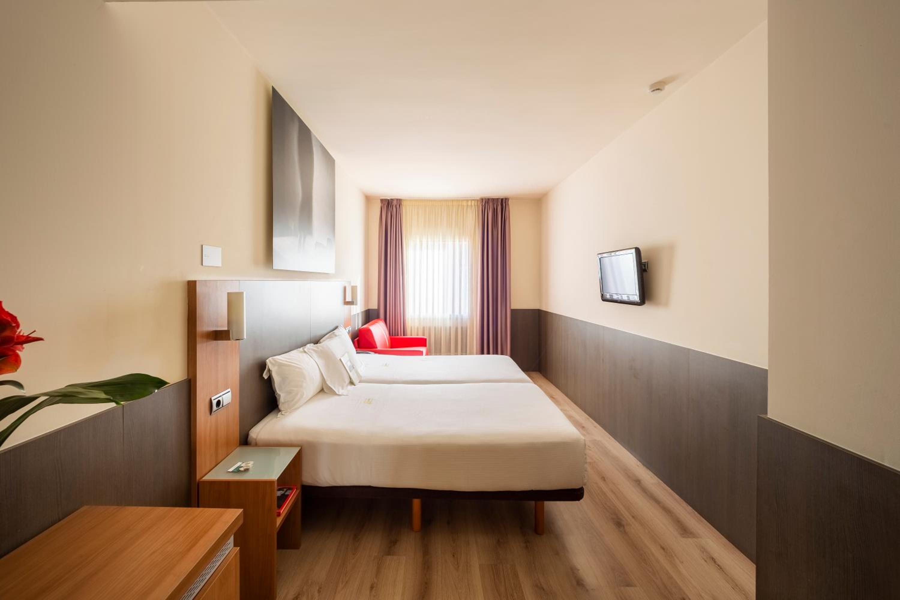 Double Room with Extra Bed - Photo 2