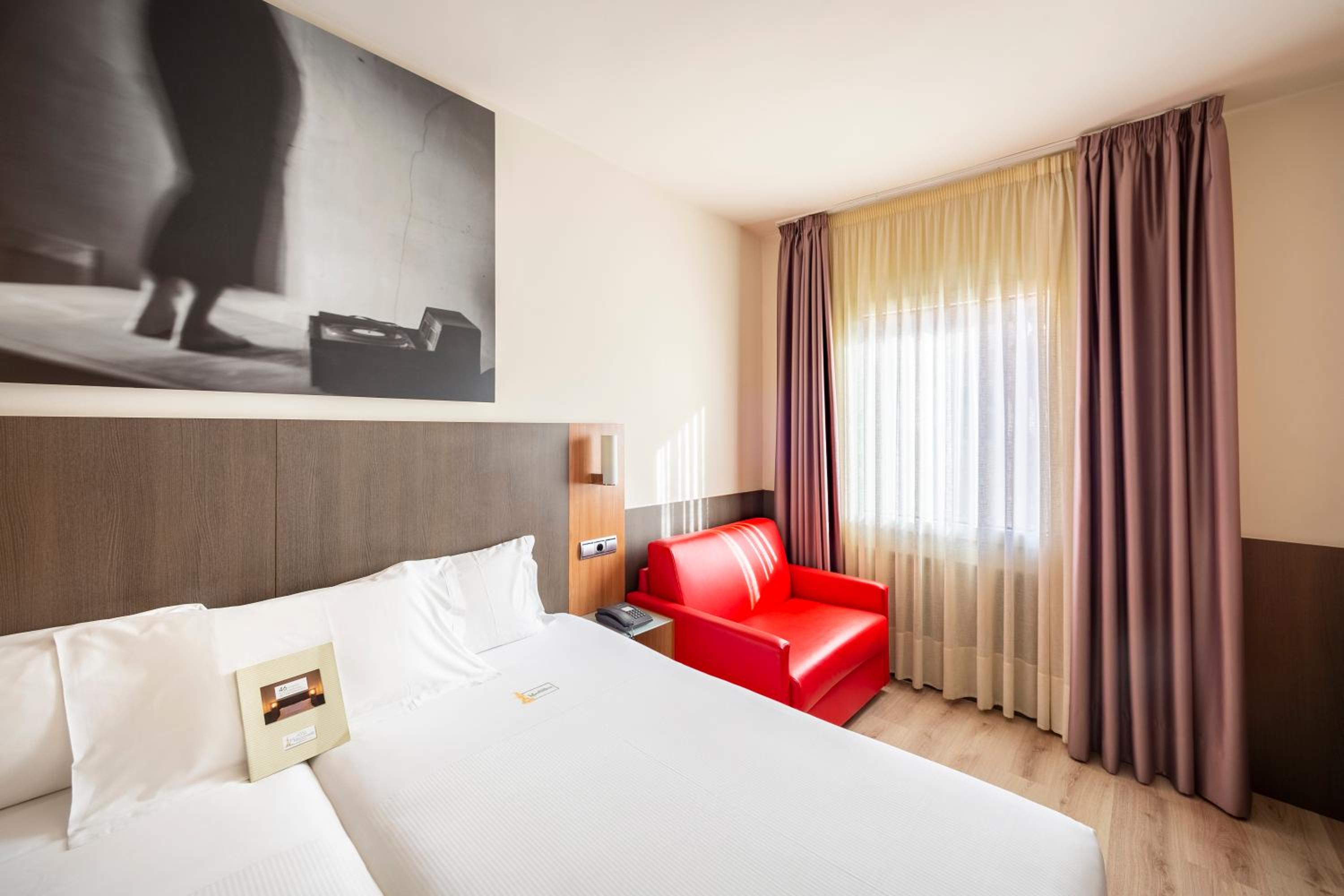 Double Room with Extra Bed - Photo 1