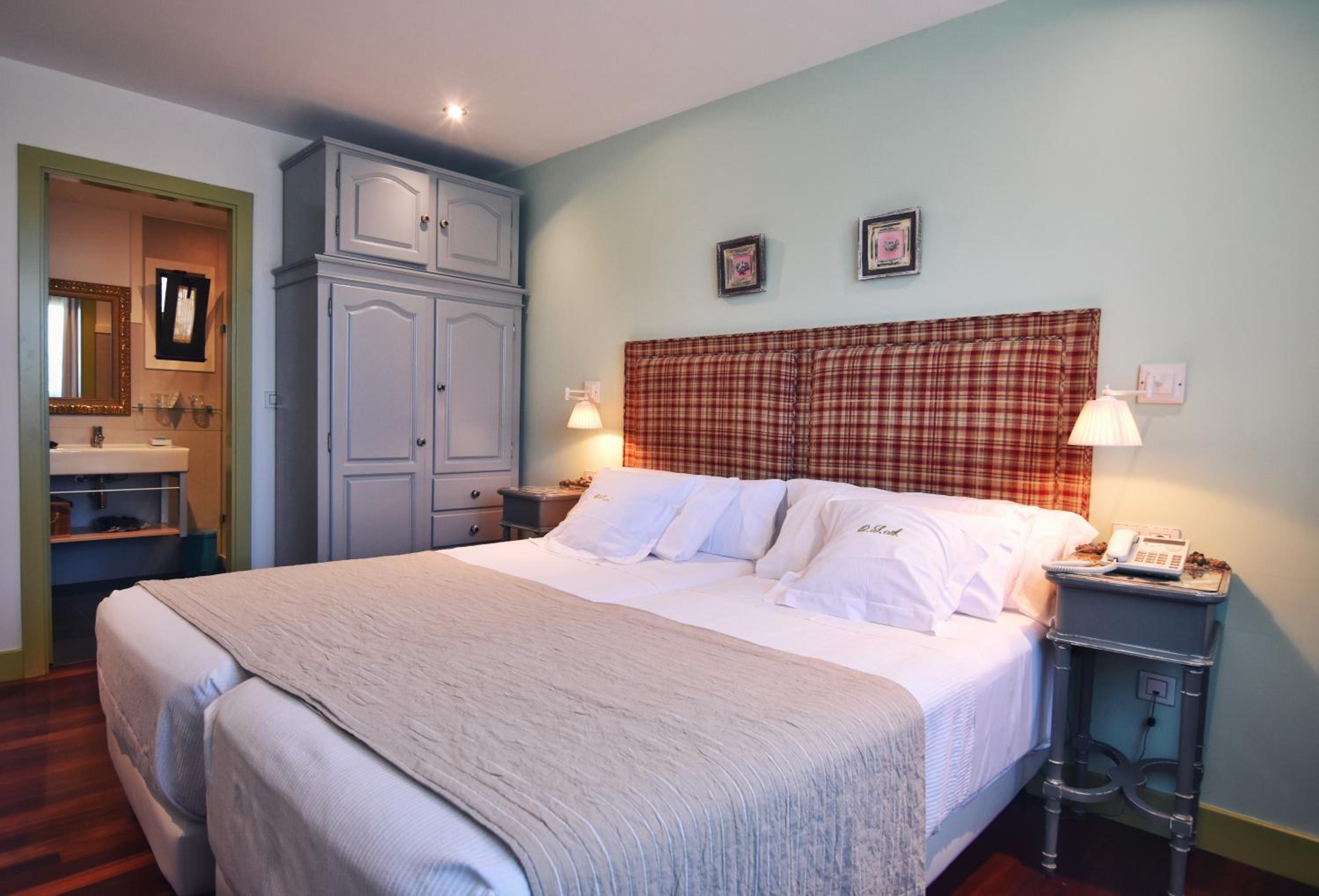 Double Room - Photo 6