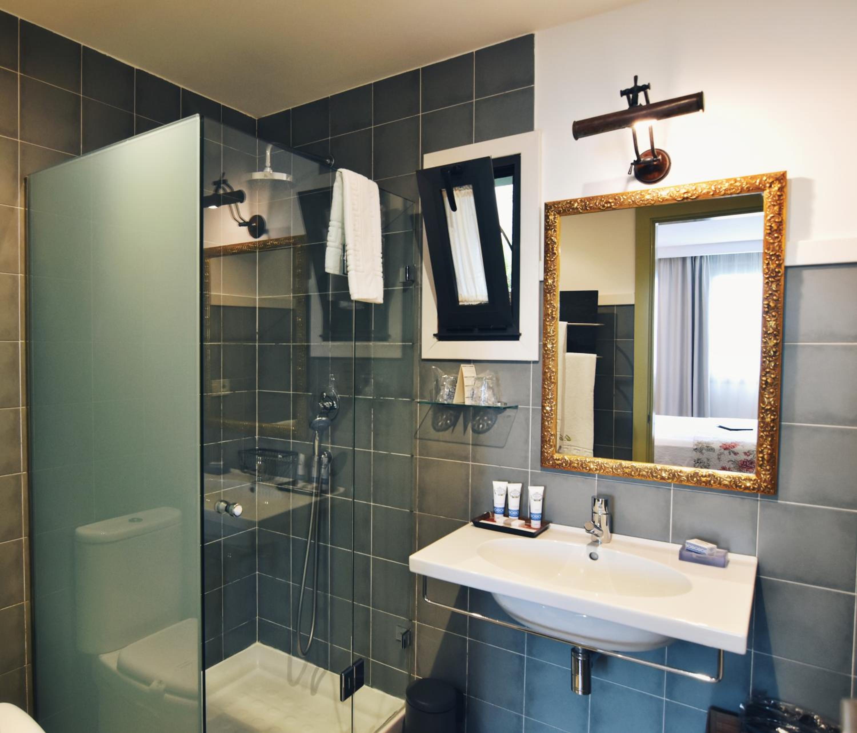 Double Room - Photo 8